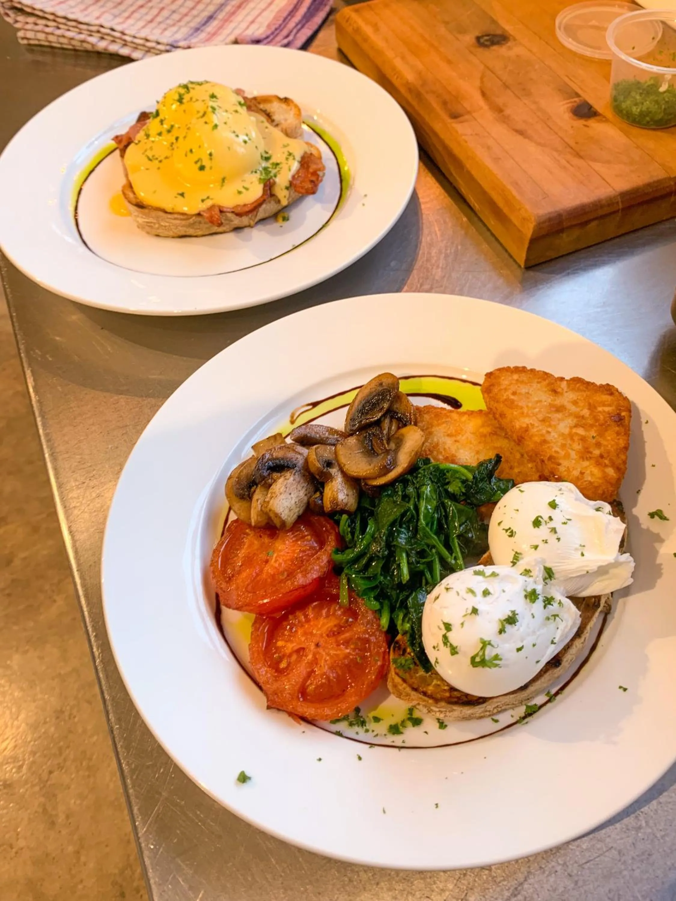 Breakfast in Nikau Lodge
