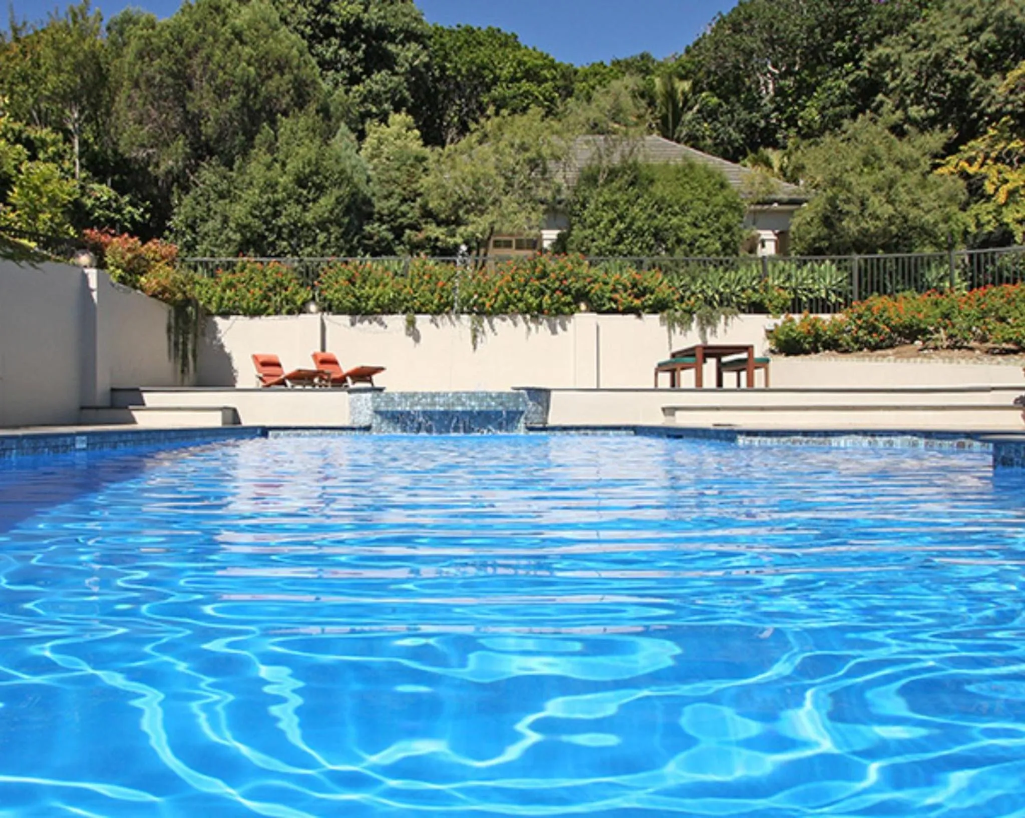 Swimming pool in Greenmantle Estate Hotel