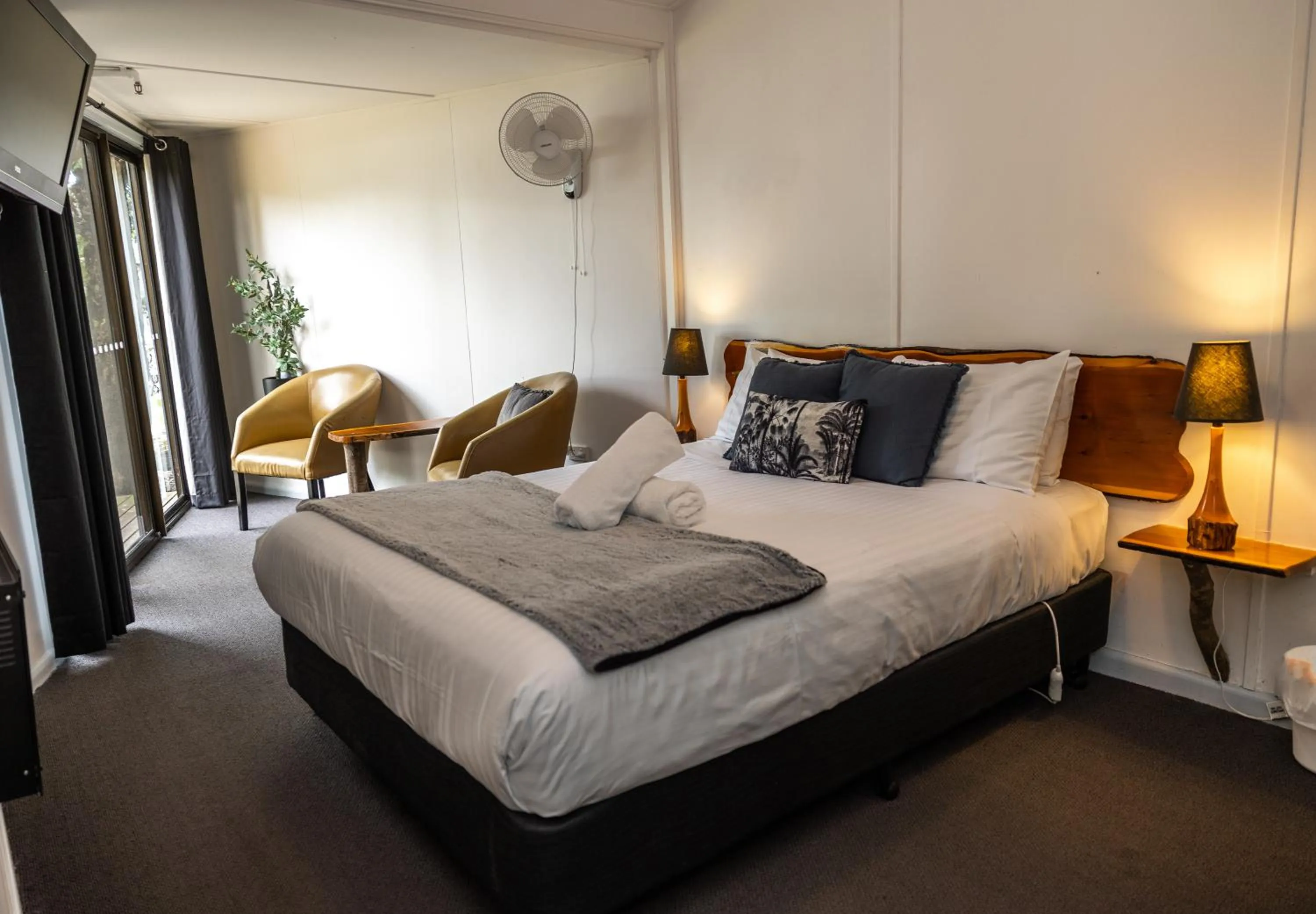 Bed in Tullah Lakeside Lodge