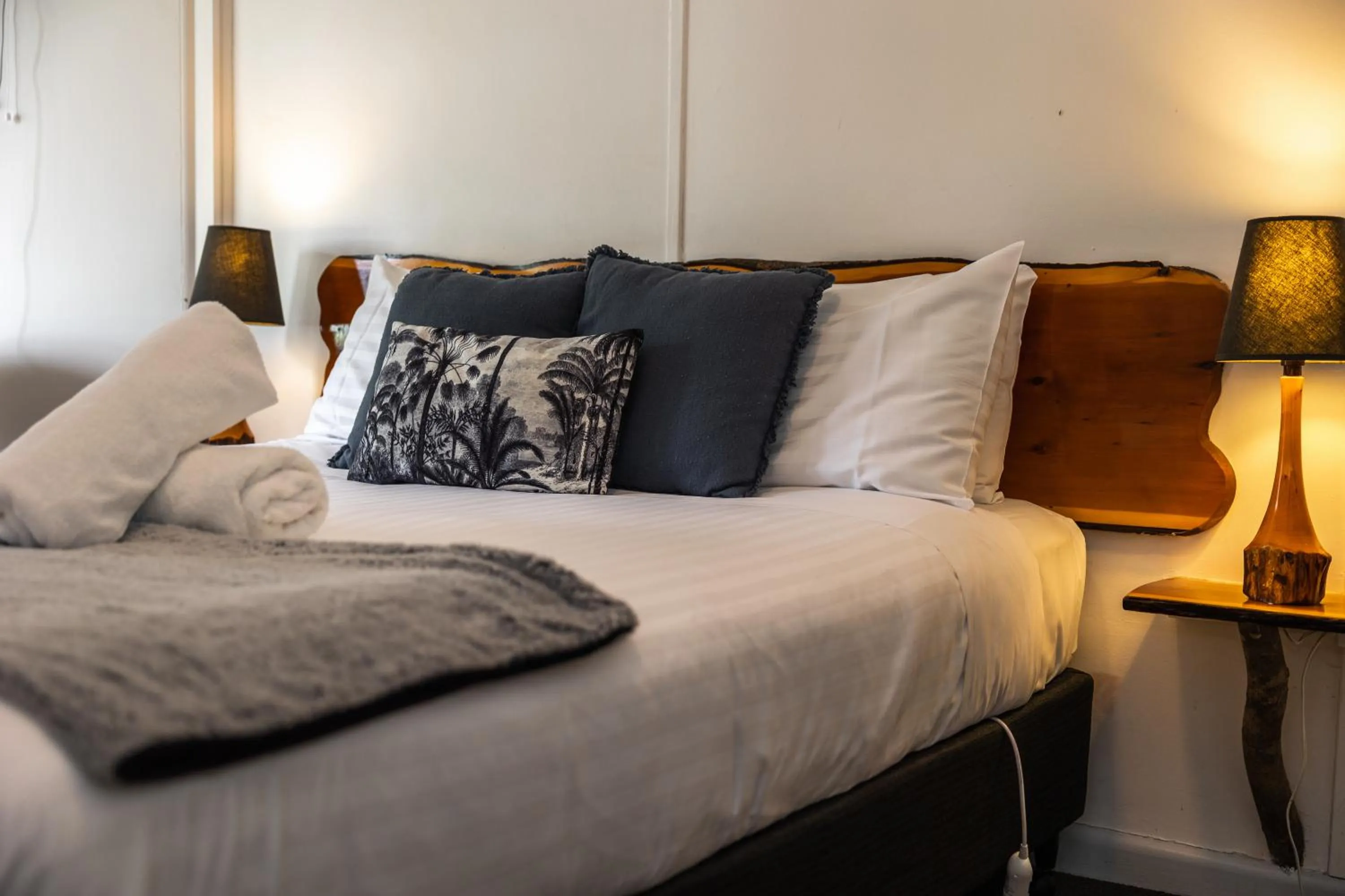 Bed in Tullah Lakeside Lodge