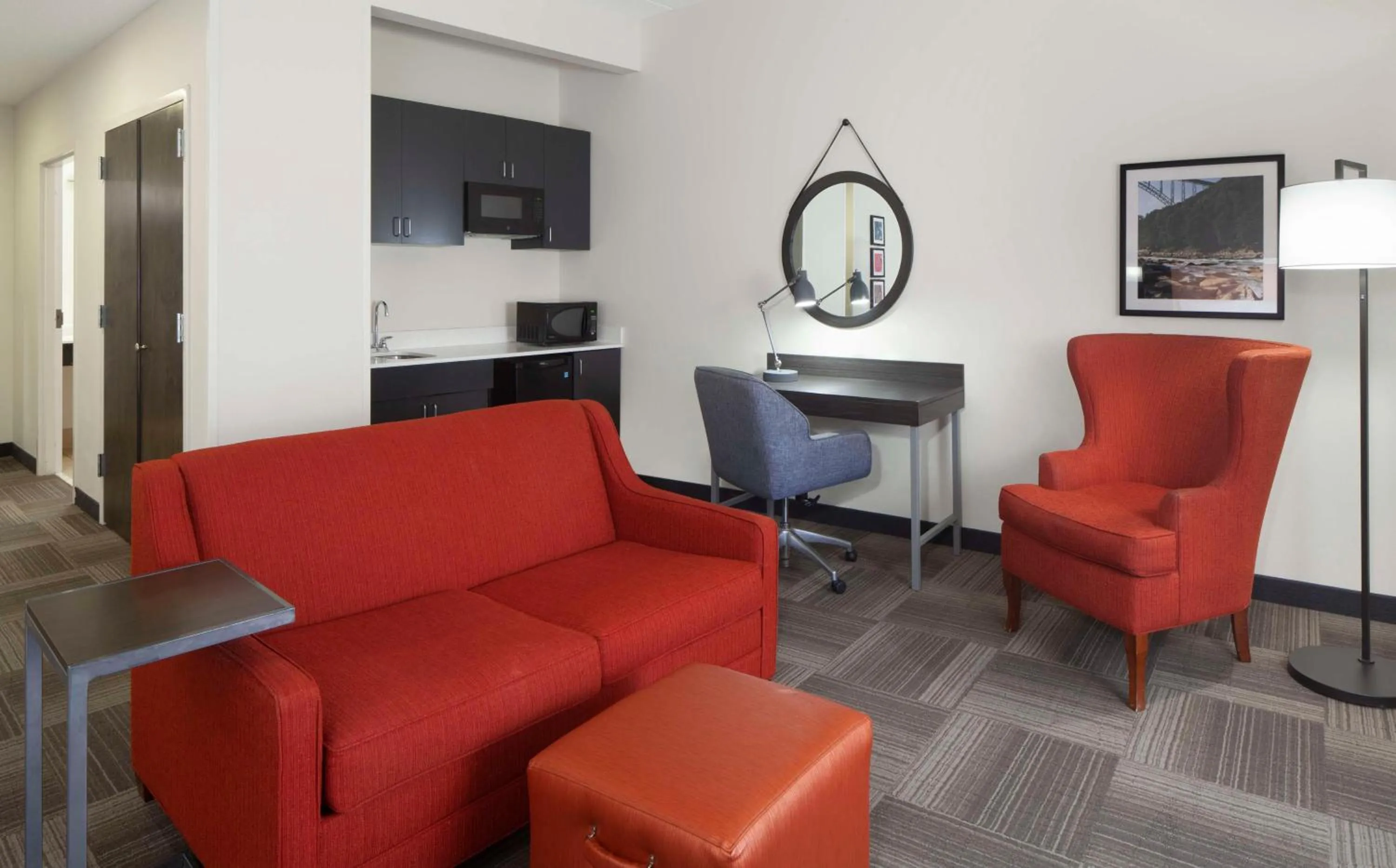 Living room in Hampton Inn Charleston-Southridge