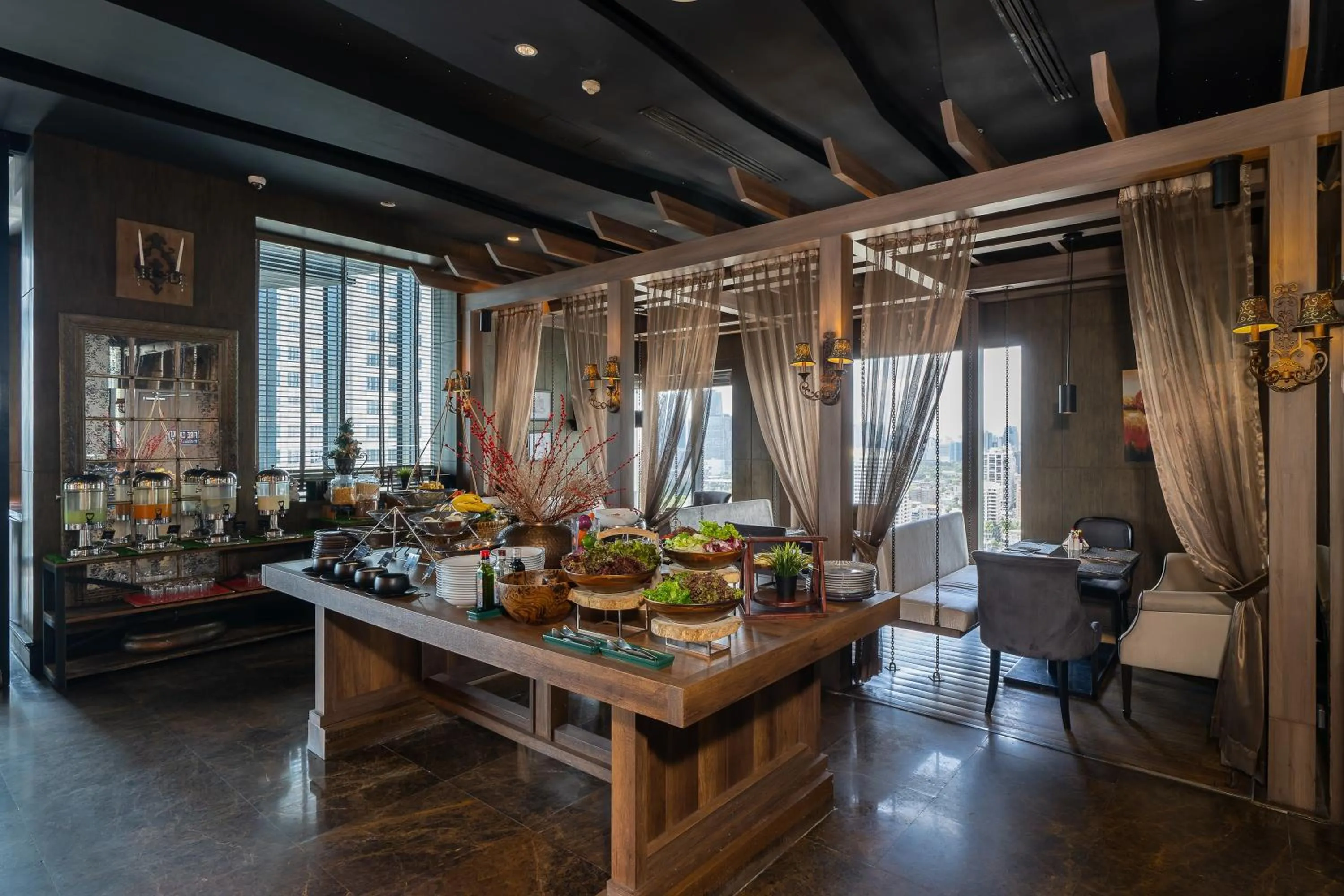 Restaurant/places to eat in The Continent Hotel Sukhumvit - Asok BTS Bangkok