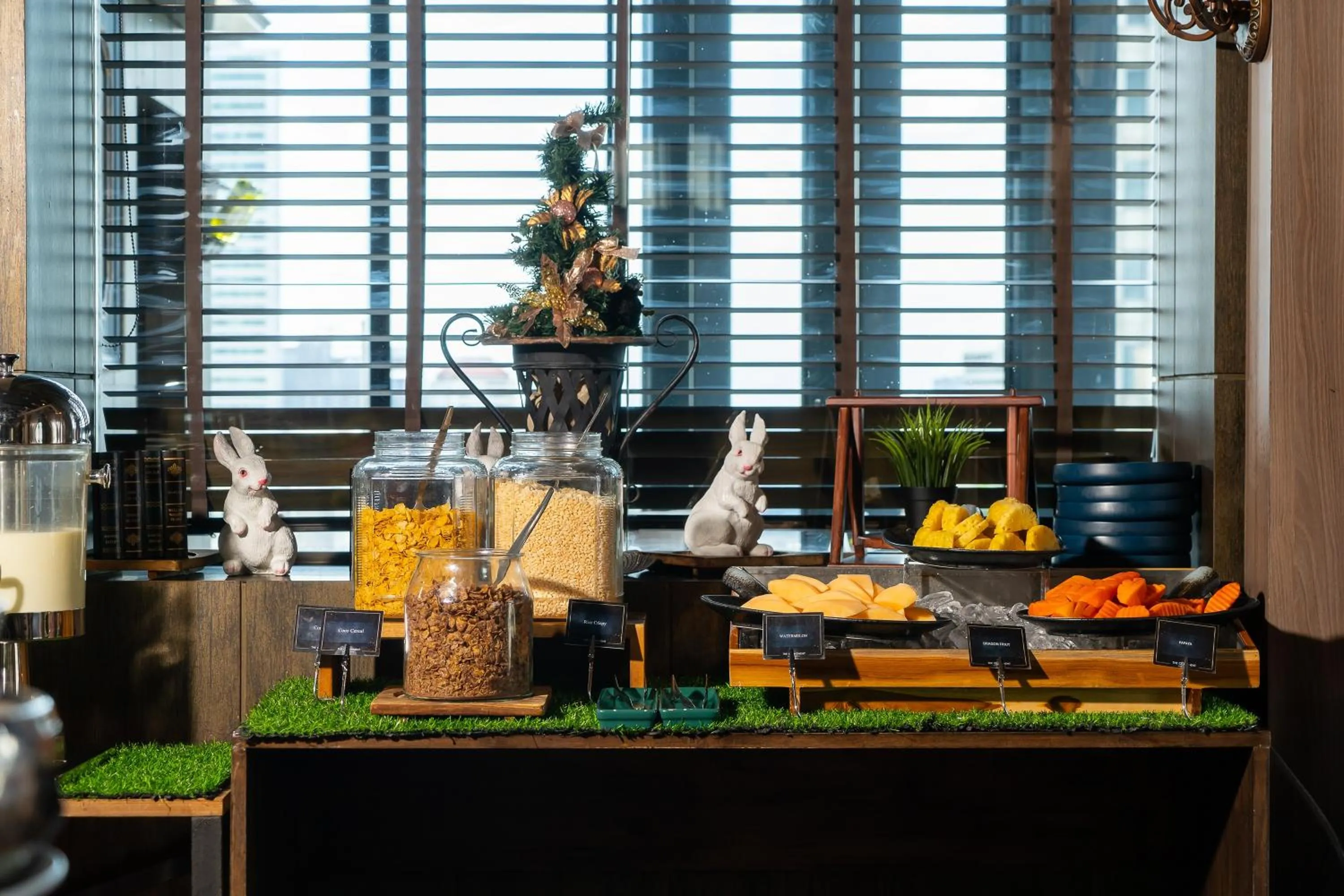 Breakfast in The Continent Hotel Sukhumvit - Asok BTS Bangkok