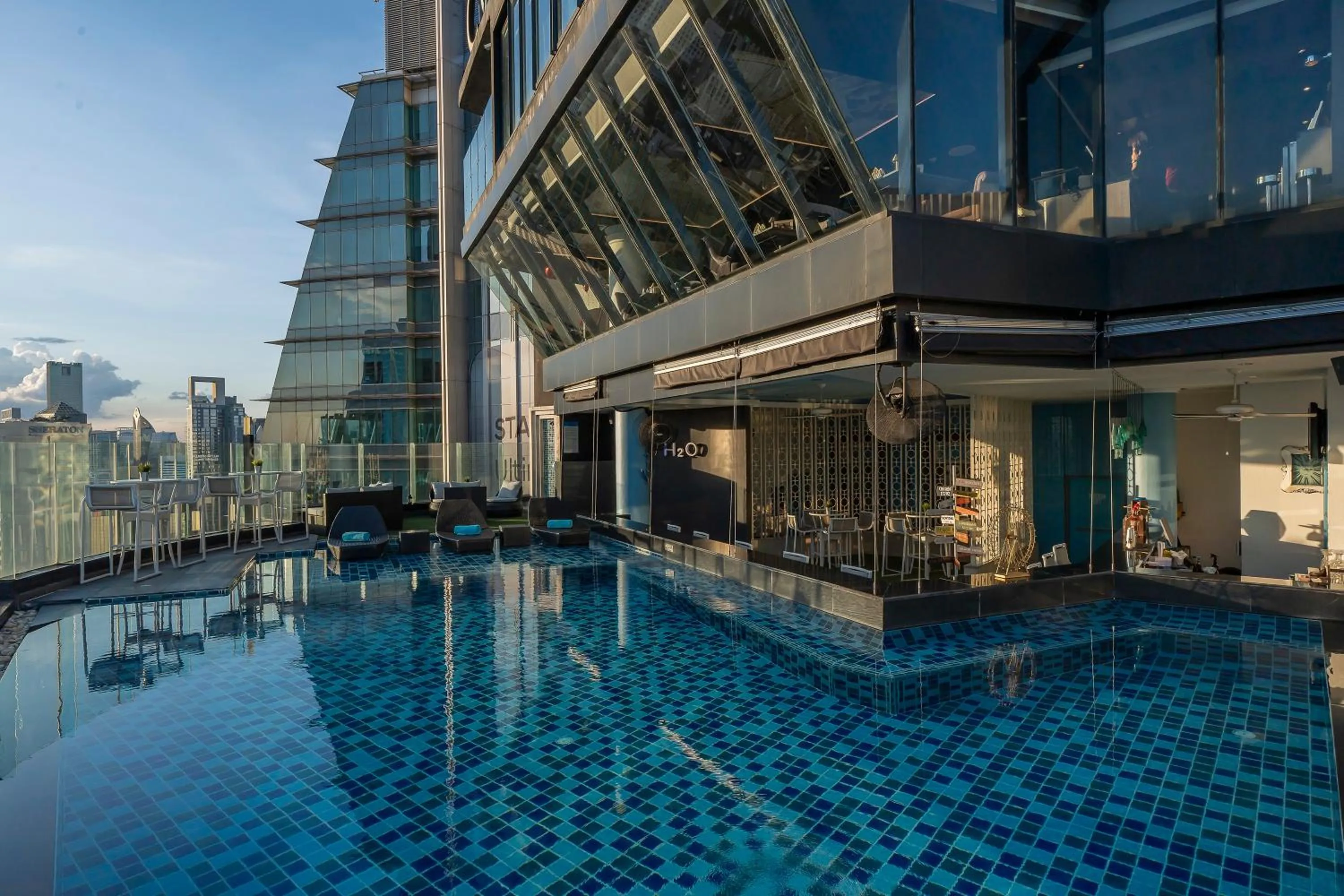 Swimming pool in The Continent Hotel Sukhumvit - Asok BTS Bangkok