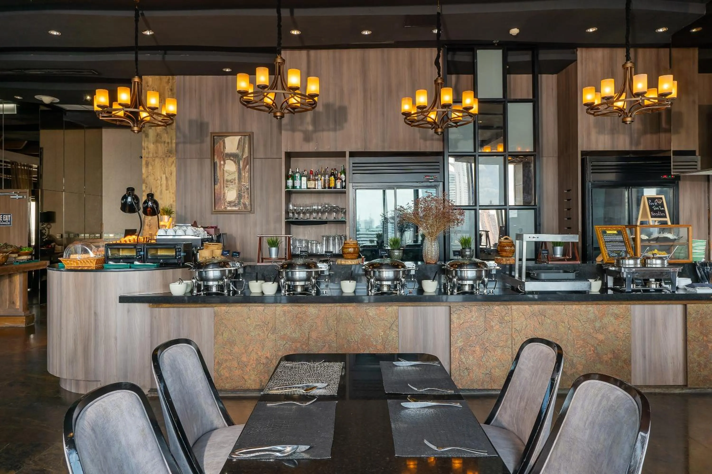 Restaurant/places to eat in The Continent Hotel Sukhumvit - Asok BTS Bangkok