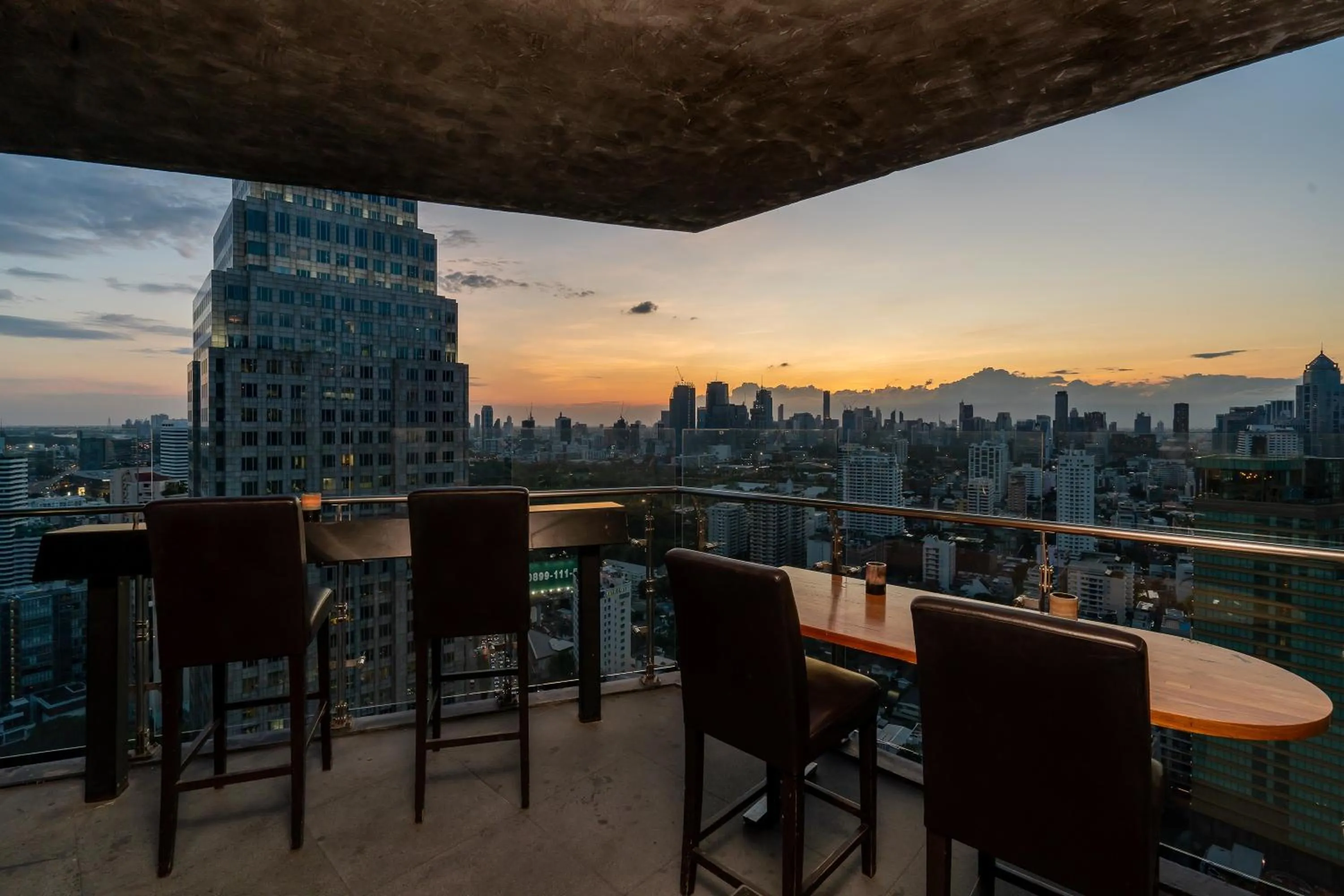 Restaurant/places to eat in The Continent Hotel Sukhumvit - Asok BTS Bangkok