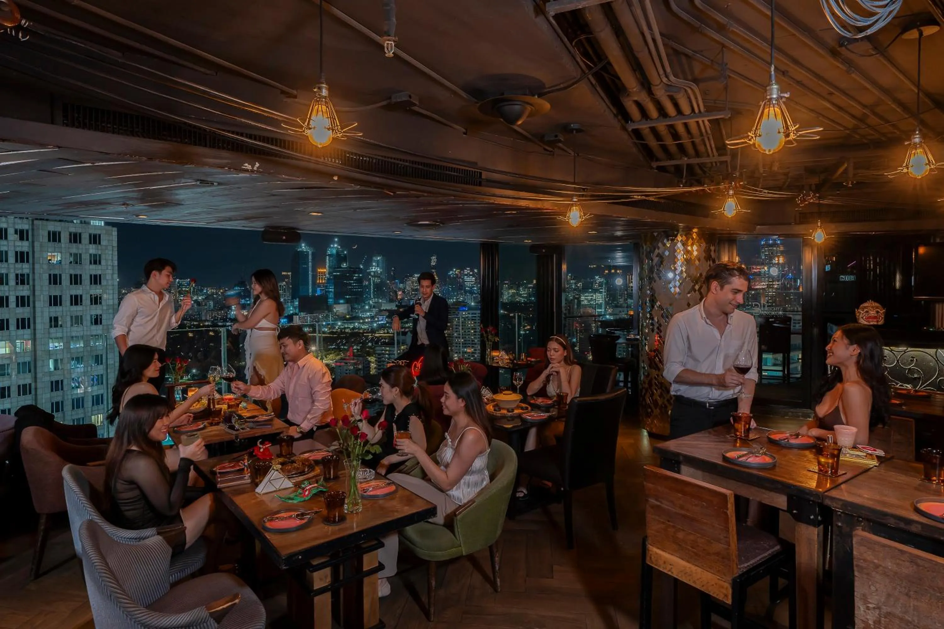 Lounge or bar in The Continent Hotel Sukhumvit - Asok BTS Bangkok