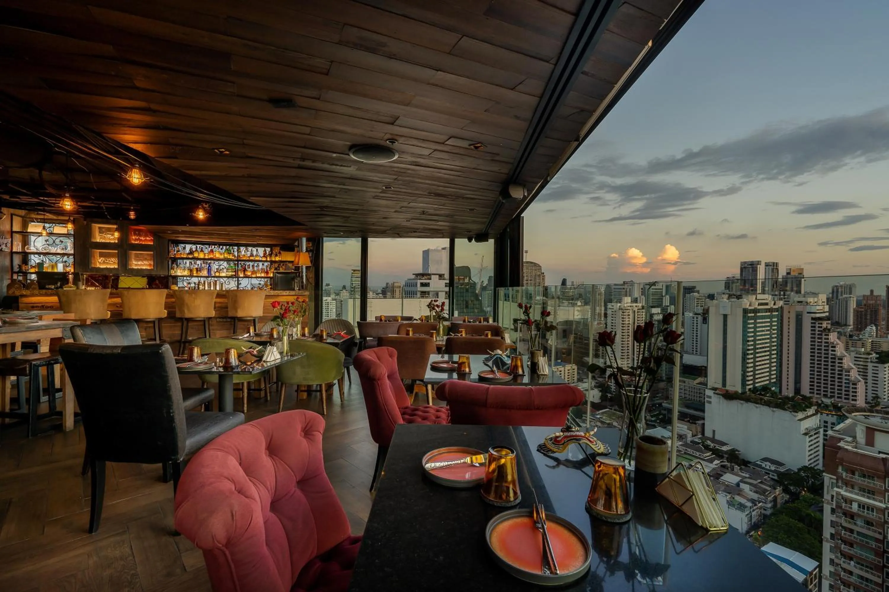 Restaurant/places to eat in The Continent Hotel Sukhumvit - Asok BTS Bangkok