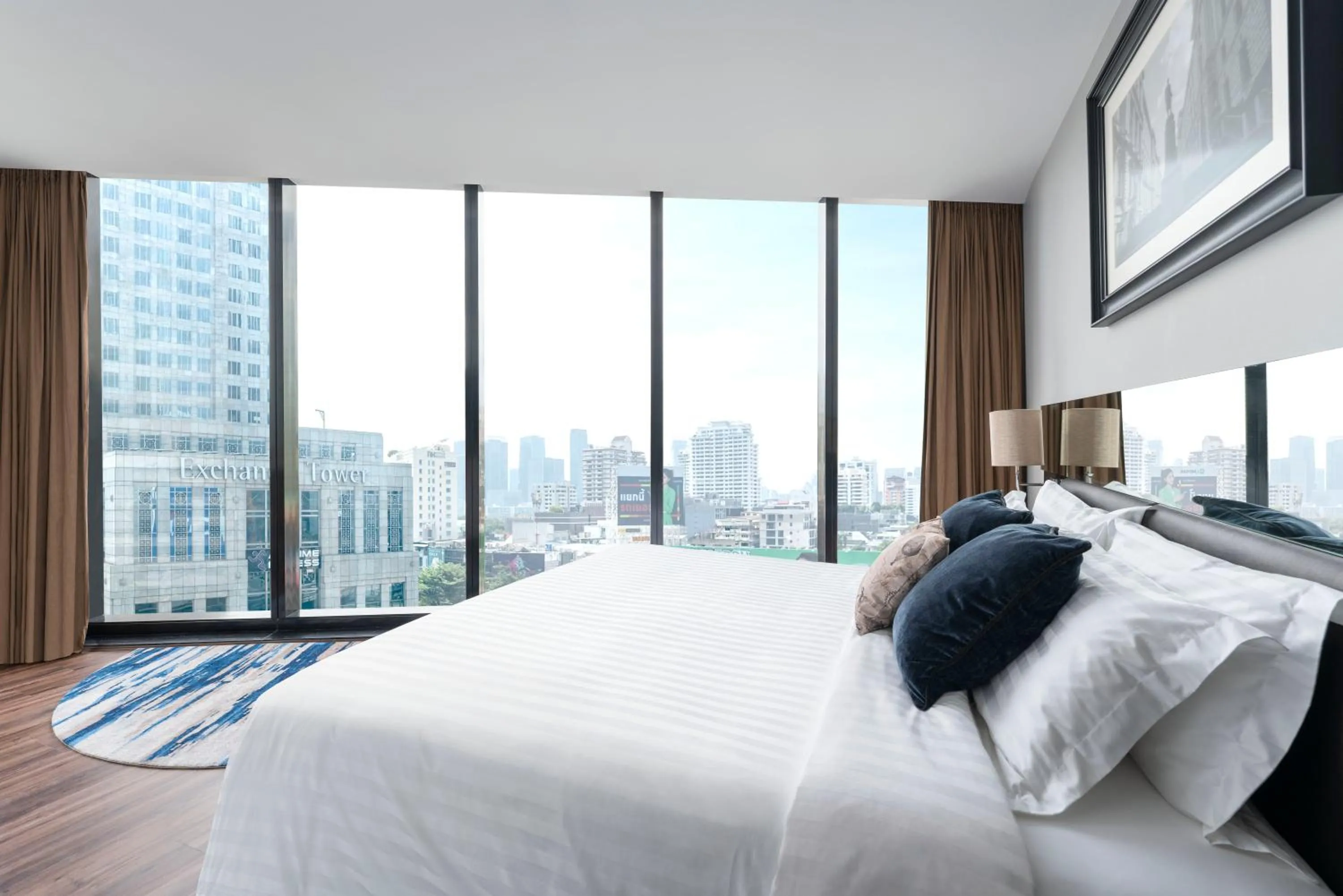 Bedroom, Bed in The Continent Hotel Sukhumvit - Asok BTS Bangkok