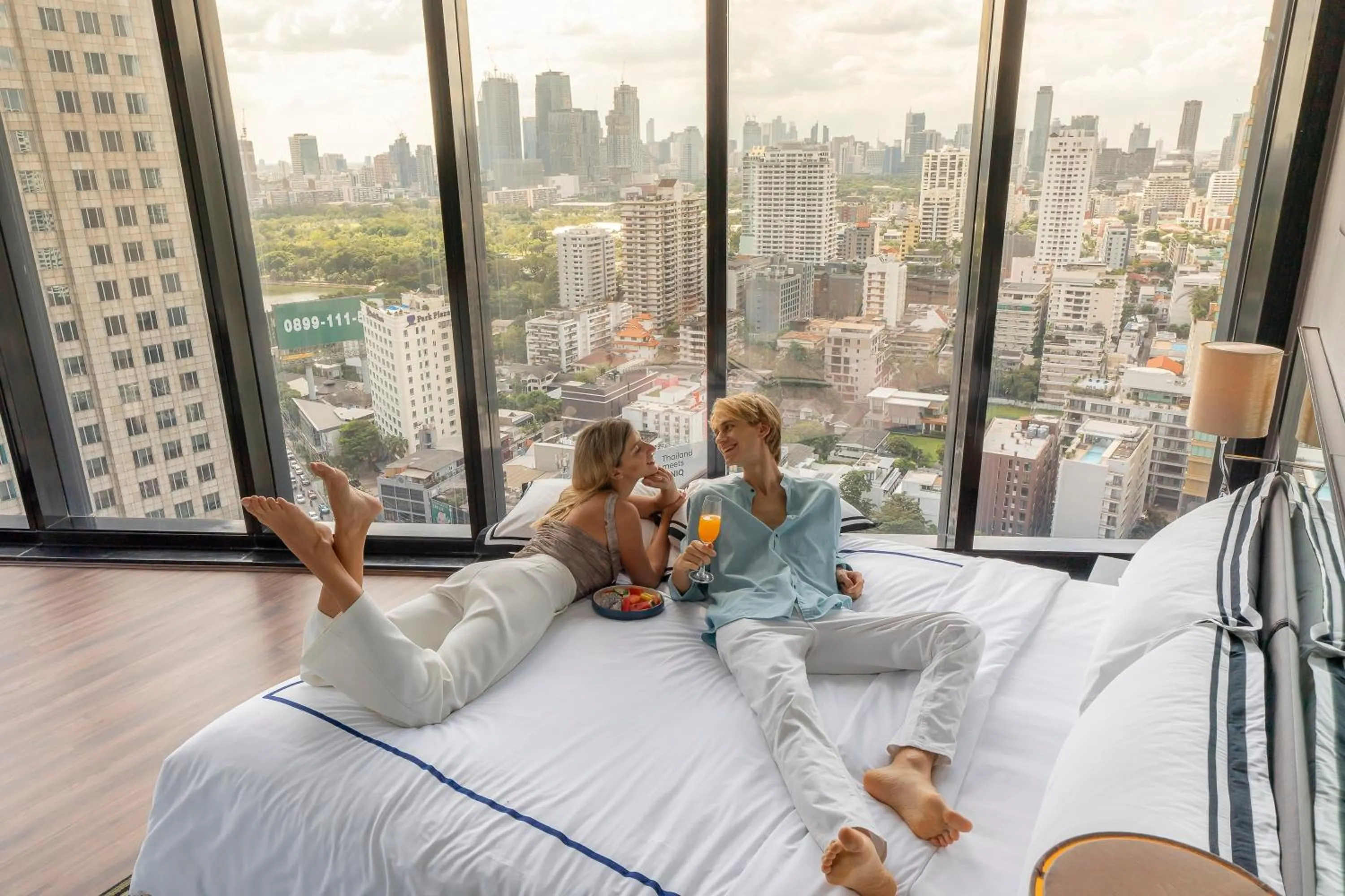 Bedroom, Bed in The Continent Hotel Sukhumvit - Asok BTS Bangkok