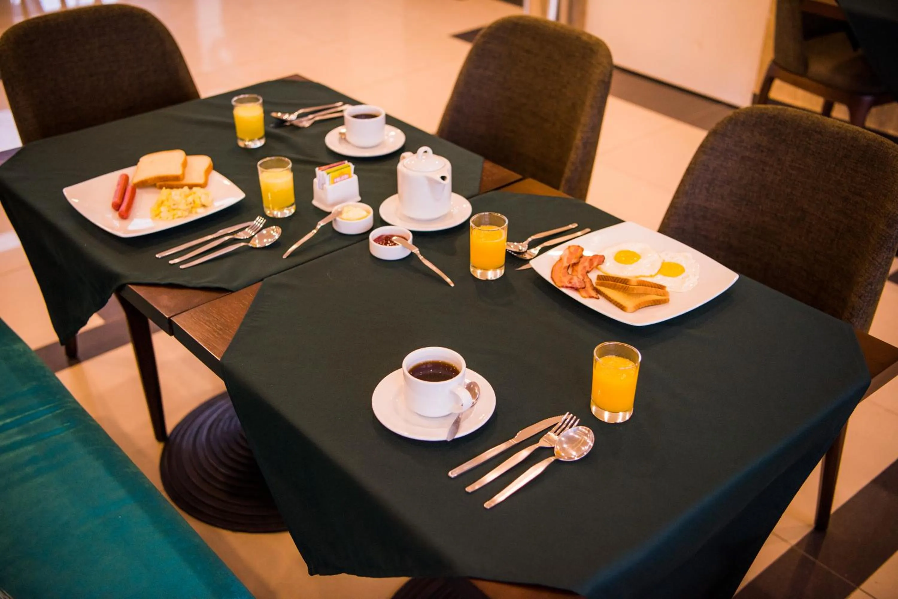 Restaurant/places to eat in Hotel Diamond Lima