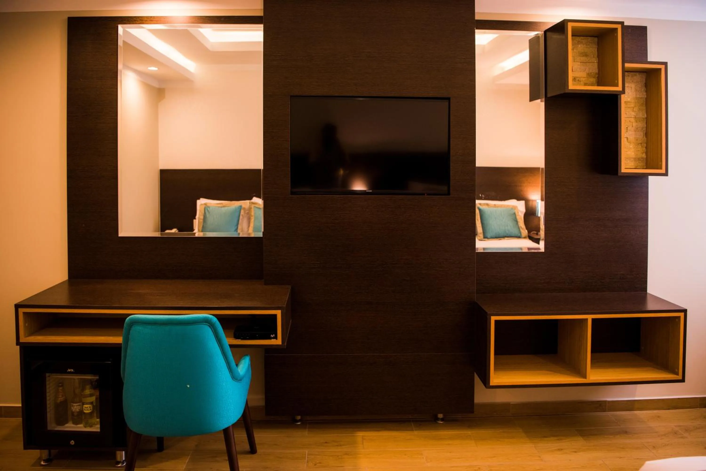 TV and multimedia in Hotel Diamond Lima