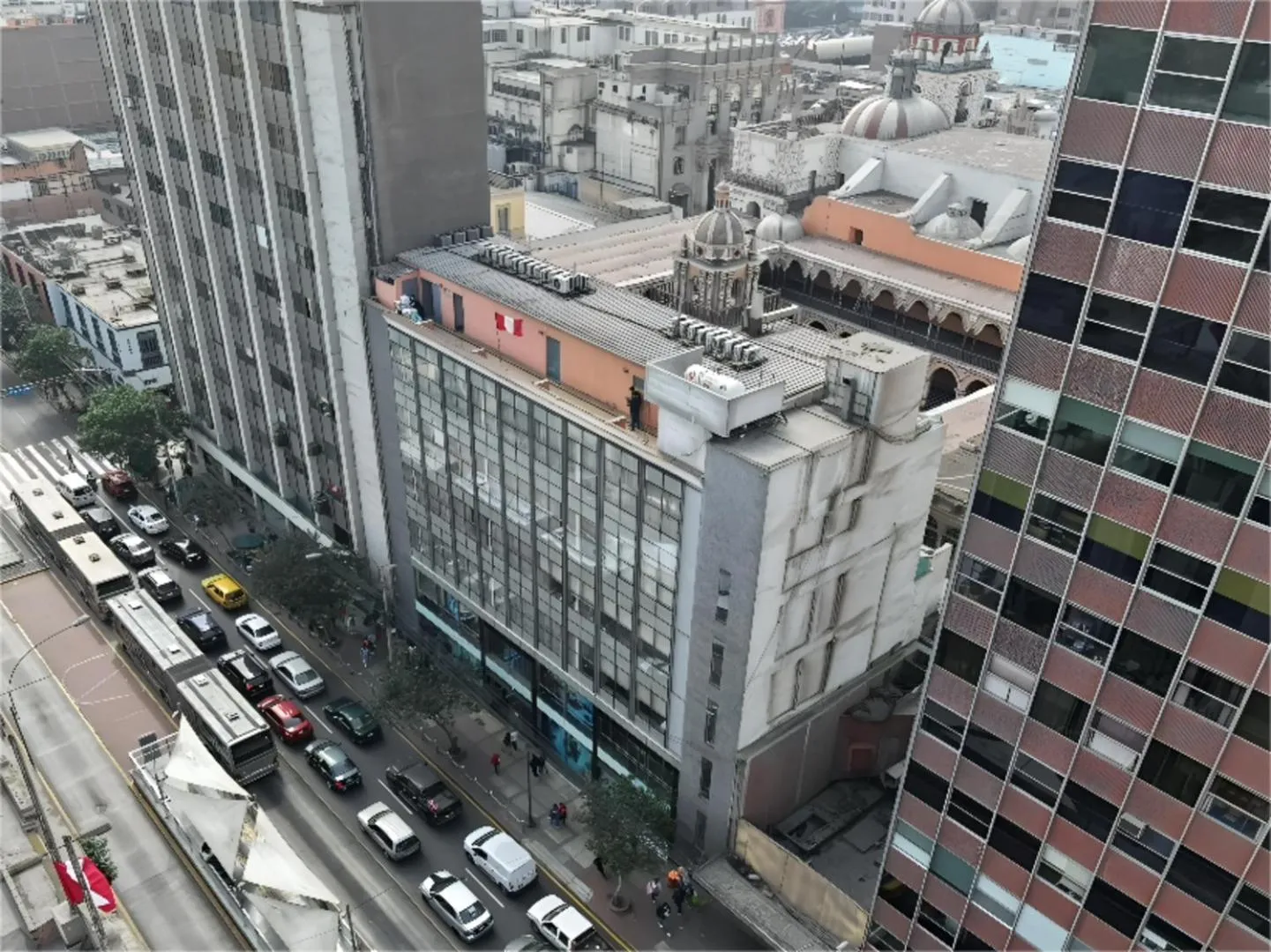 Property building in Hotel Diamond Lima