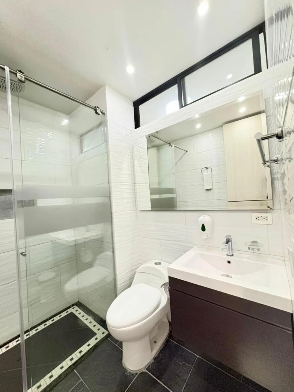 Shower in Hotel Regency Boutique La Feria