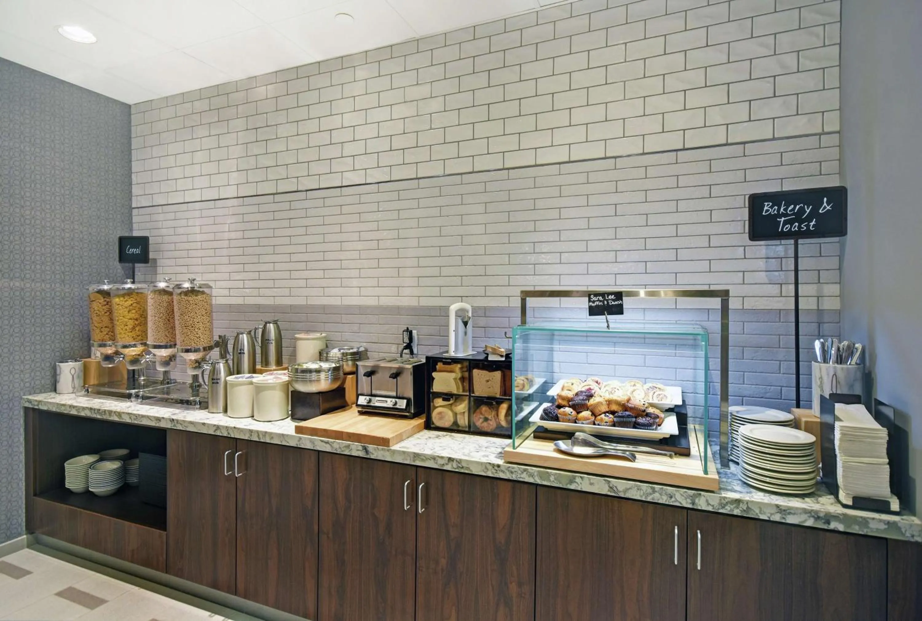 Breakfast in Embassy Suites Charleston