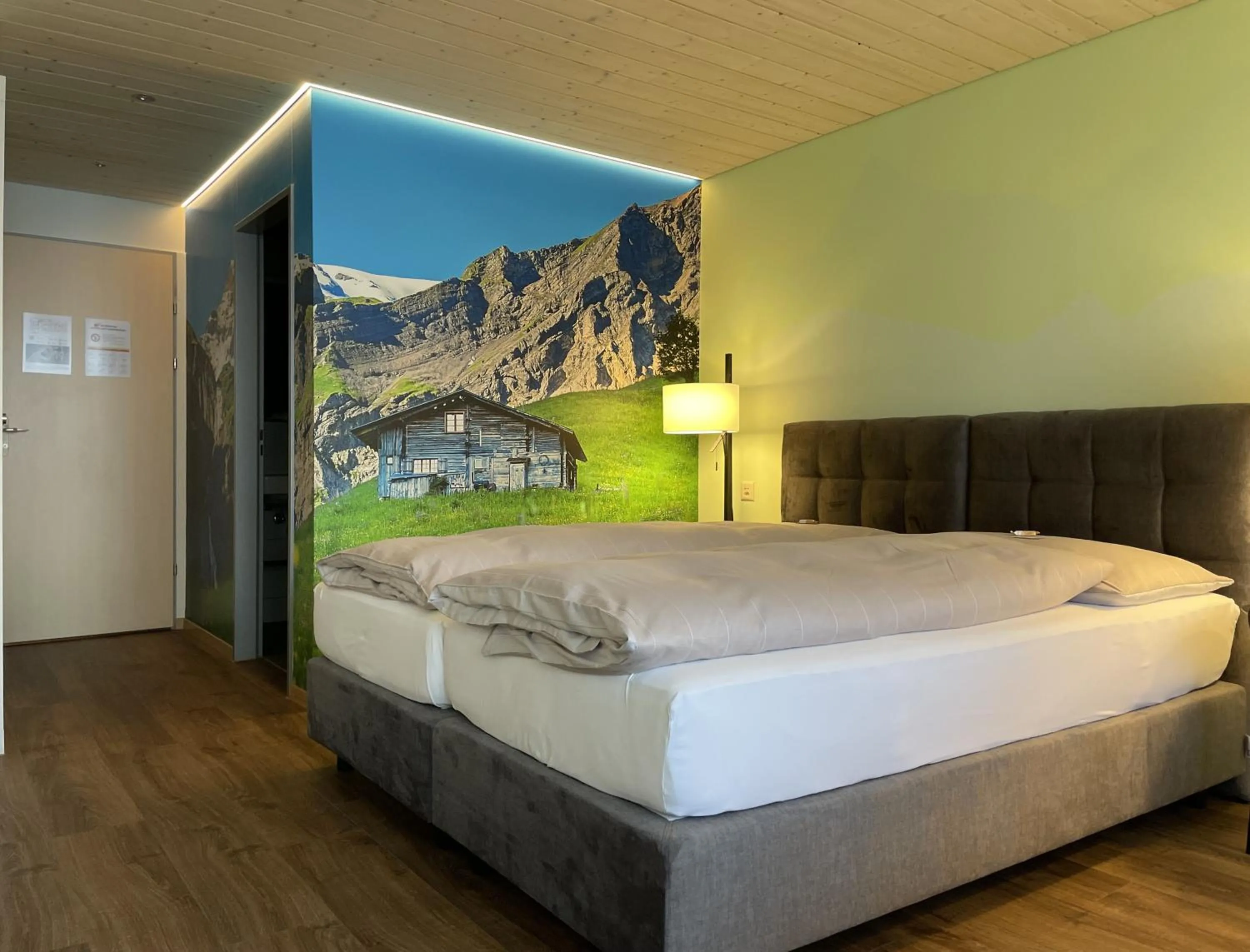 Bed in Ferien- und Familienhotel Alpina Adelboden