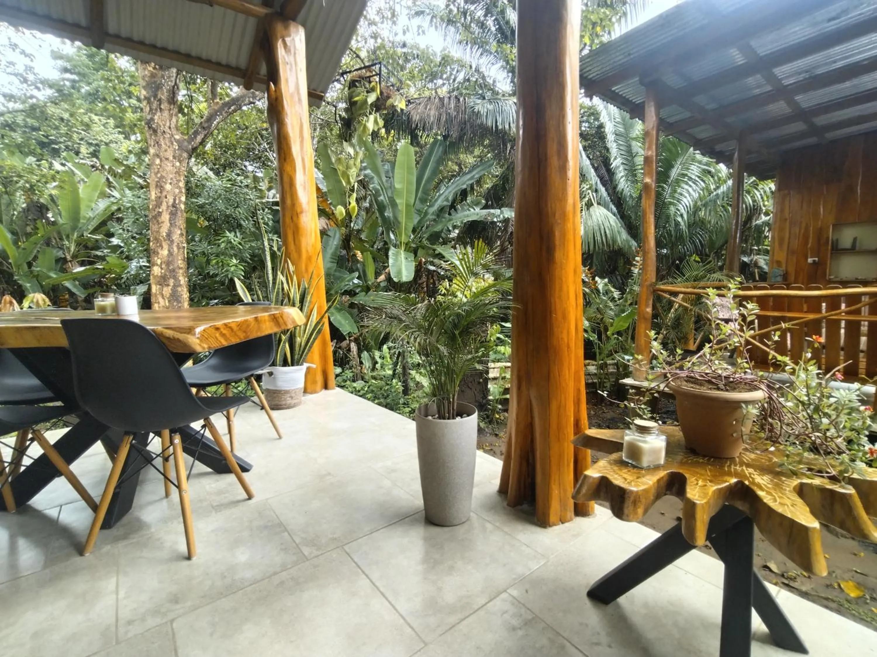 El Gecko Hotel & Tours