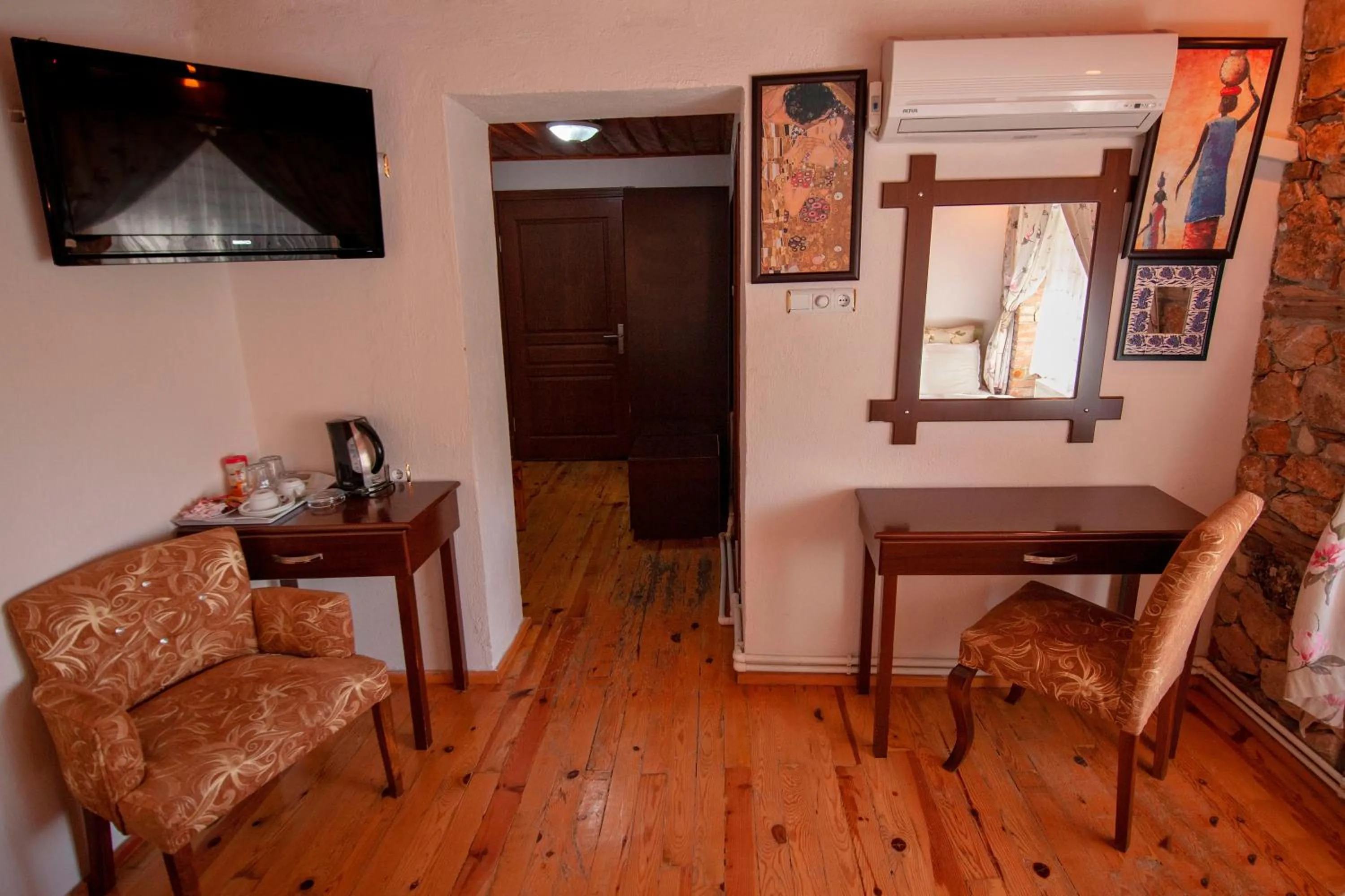 TV and multimedia in Fulya Pension