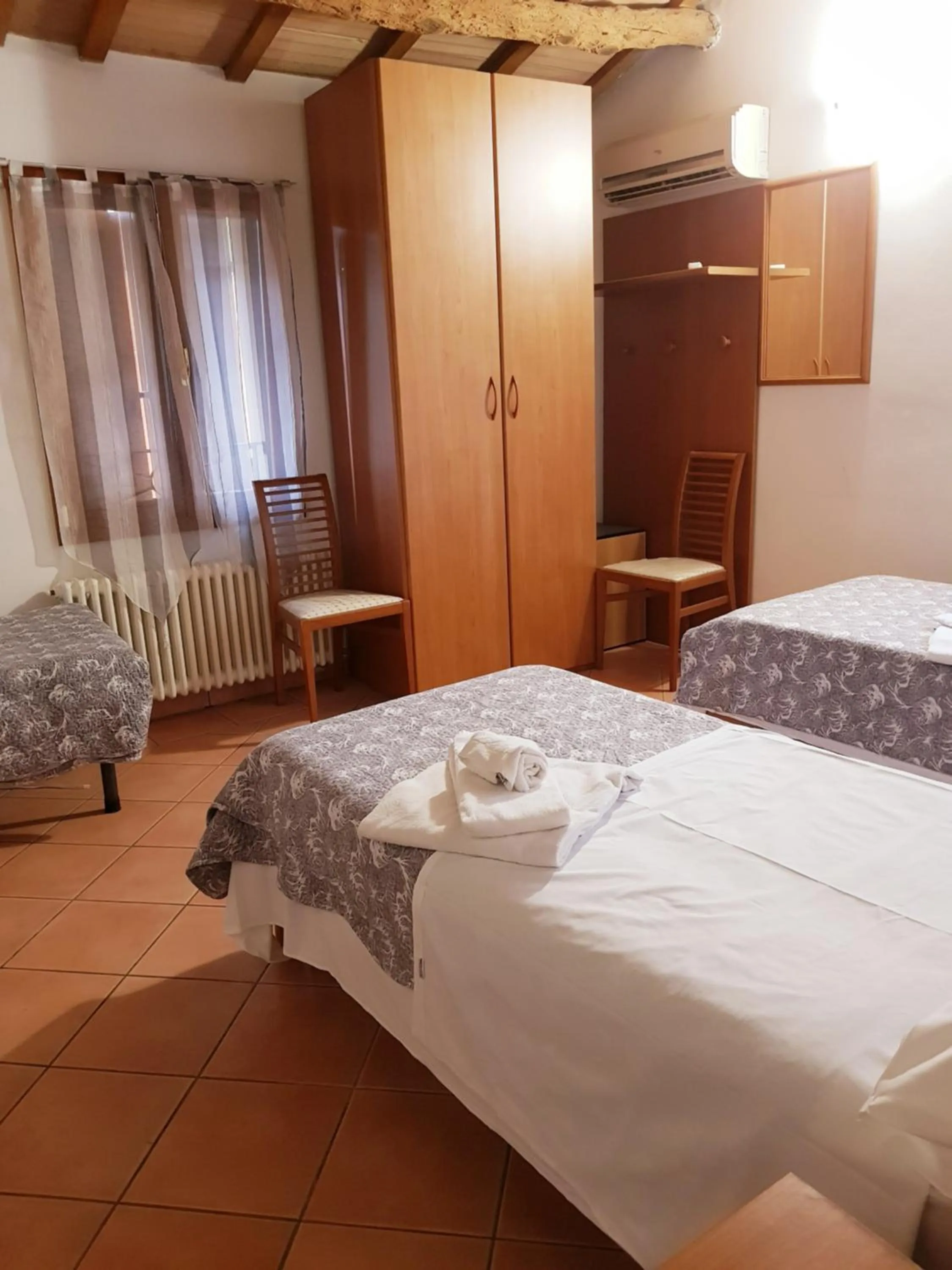 Photo of the whole room, Bed in SPIEDO IMPERIALE - Locanda e Ristorante