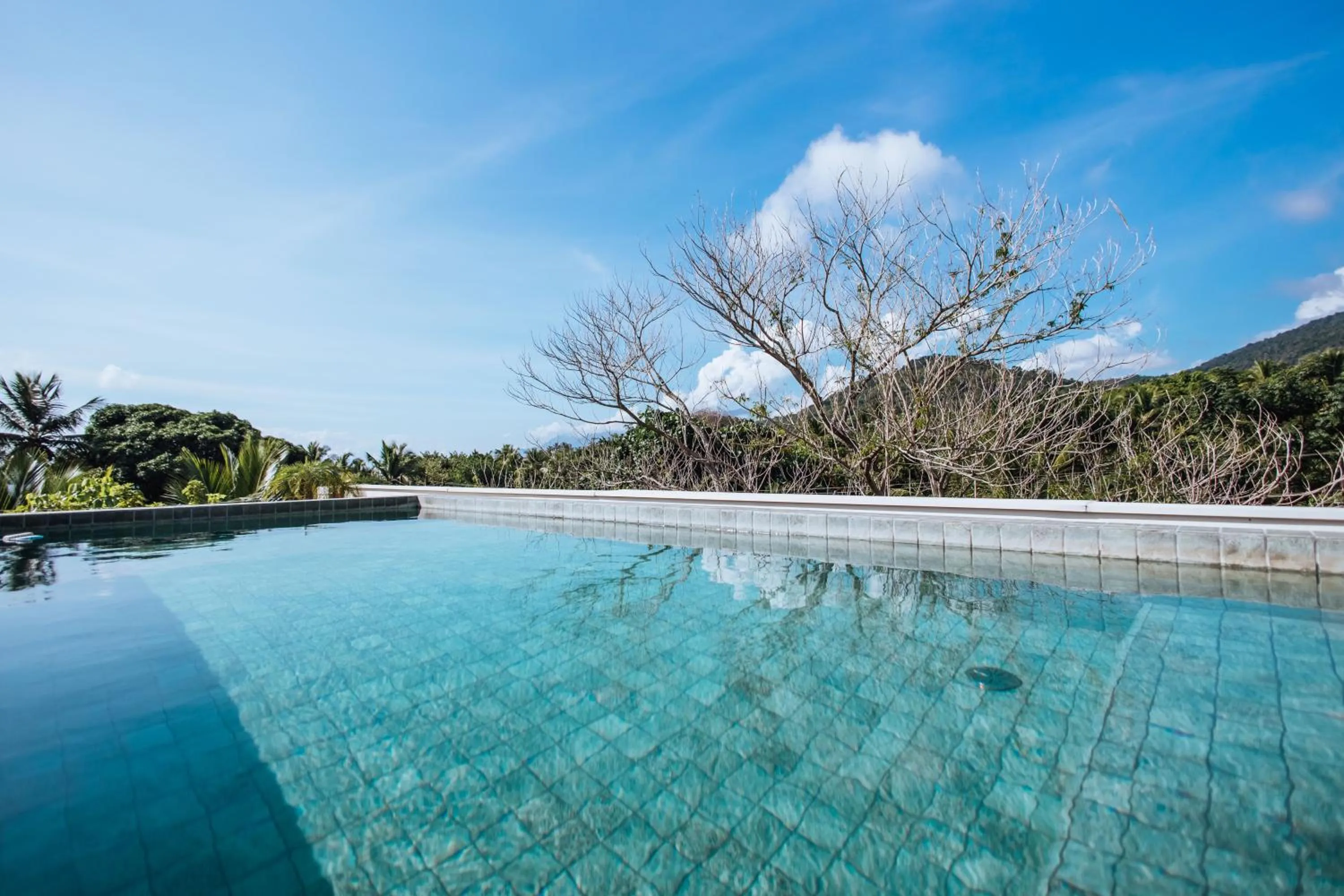 Swimming pool in Smart Hotel Reserva Ilhabela