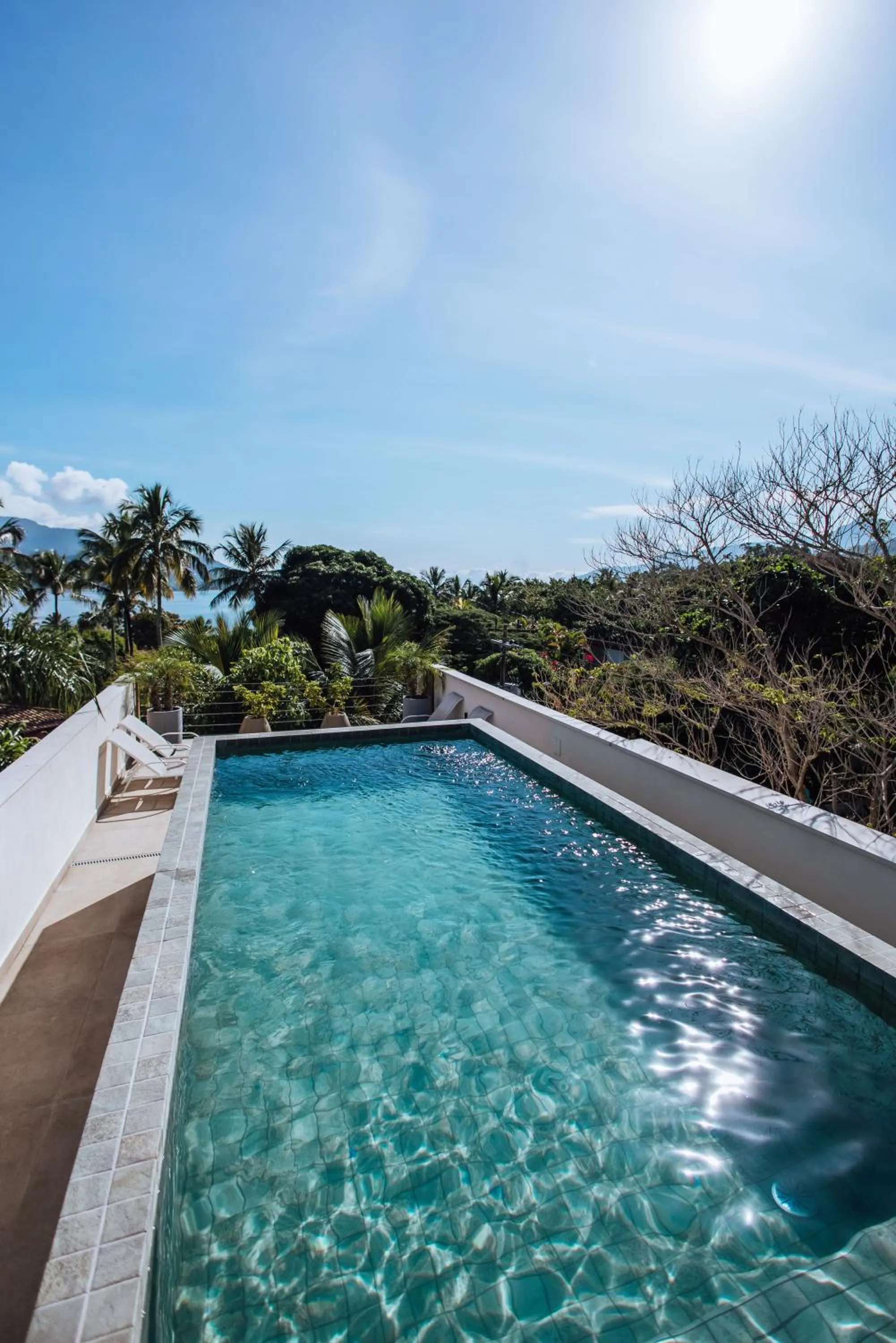 Swimming pool in Smart Hotel Reserva Ilhabela