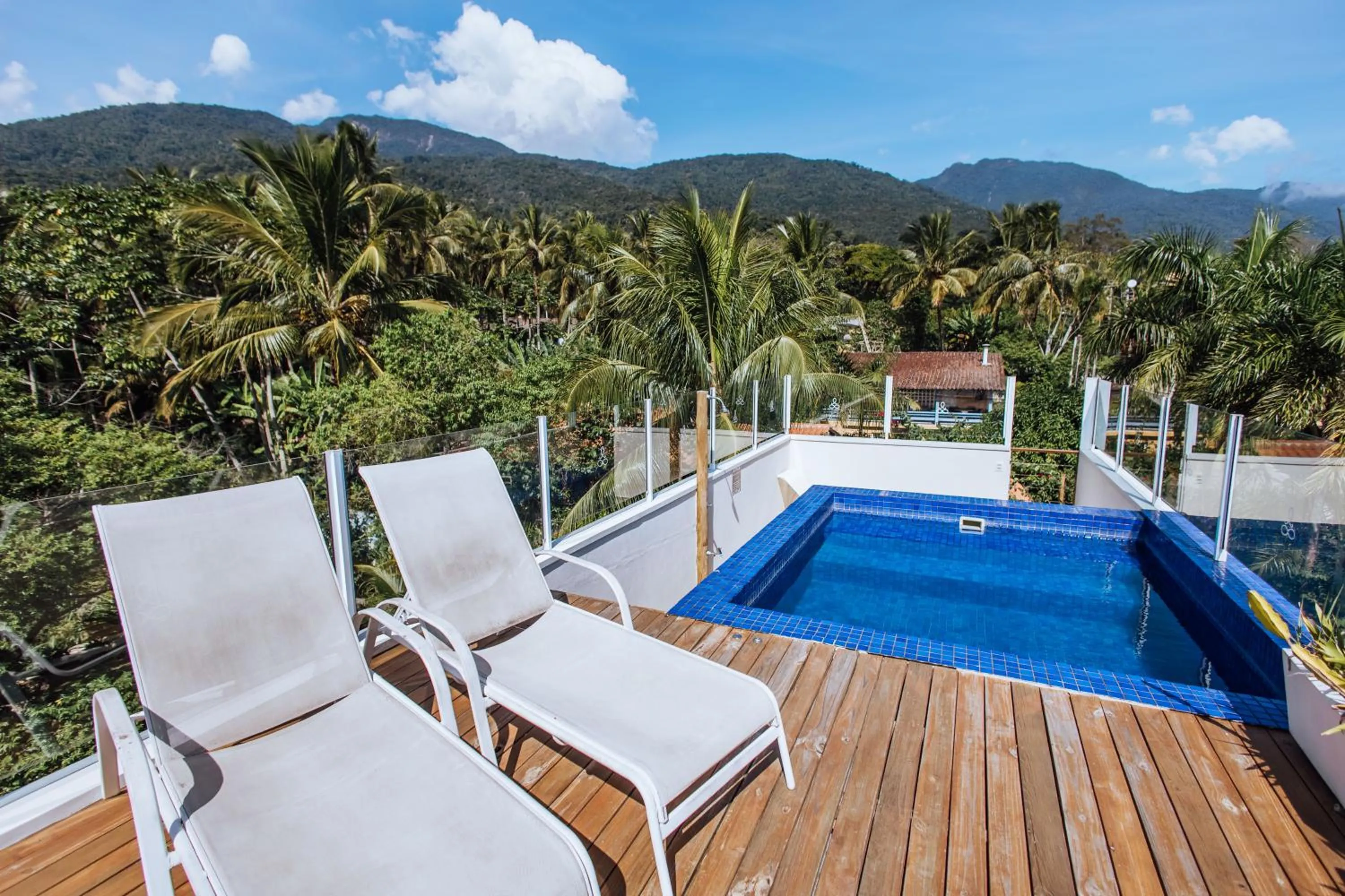 Swimming pool in Smart Hotel Reserva Ilhabela
