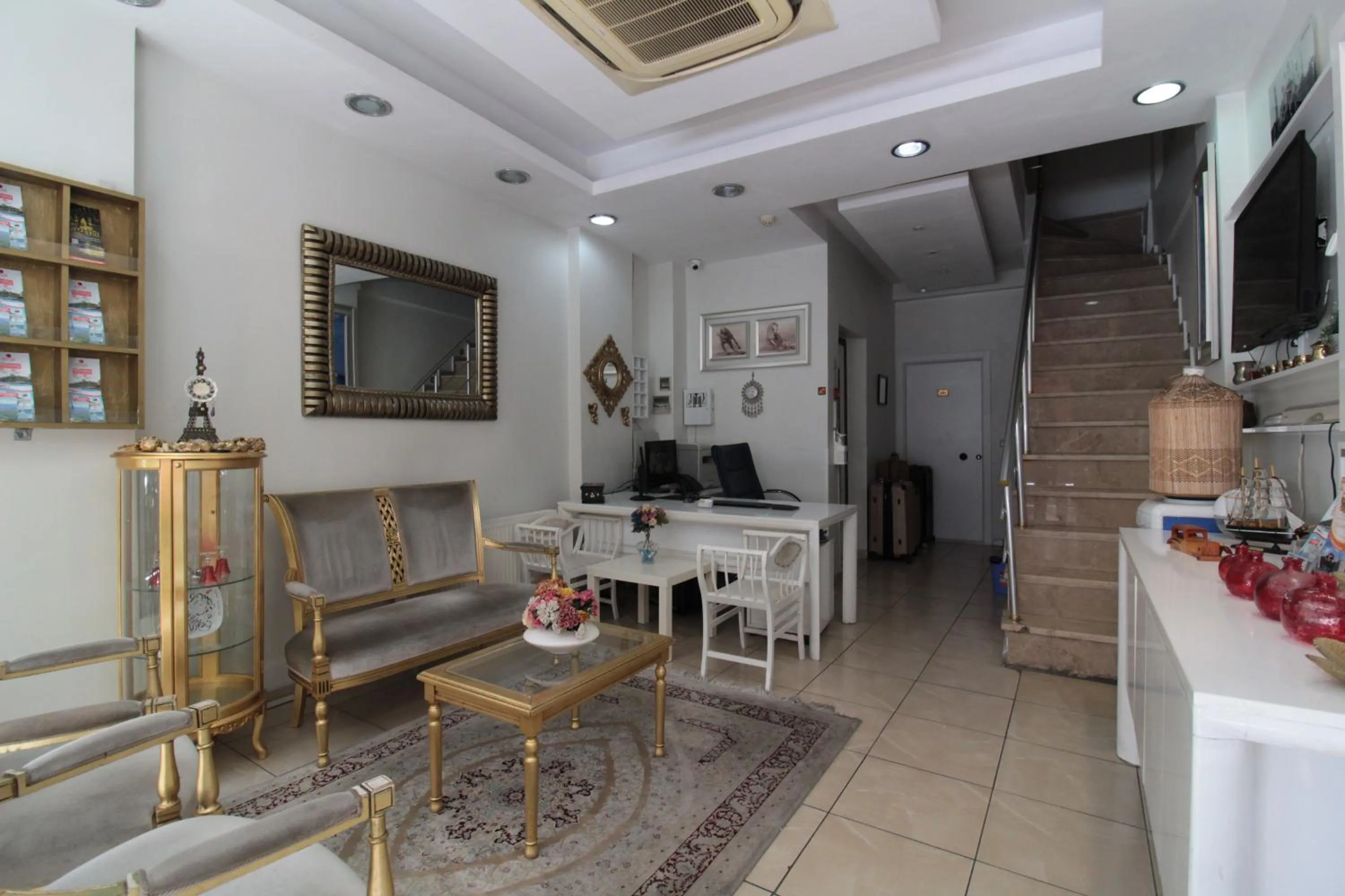 Seating area in Lemon Residence