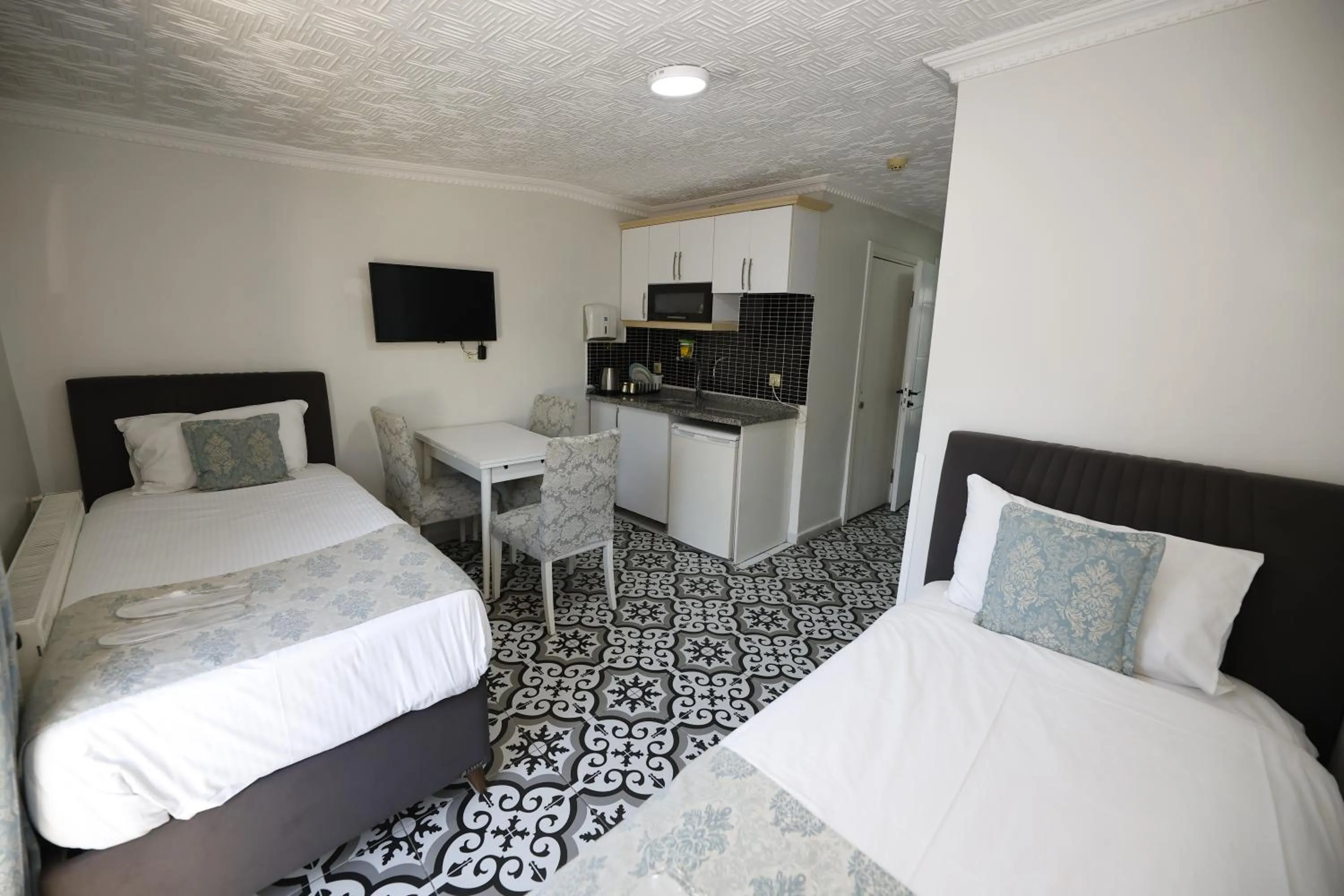 Bed in Lemon Residence