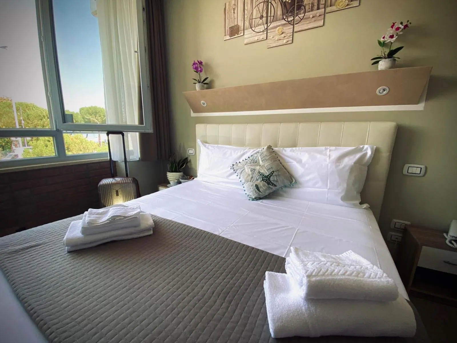 Bedroom, Bed in Atico Hotel