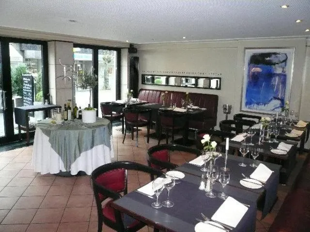 Restaurant/places to eat in Hotel Kaiserhof