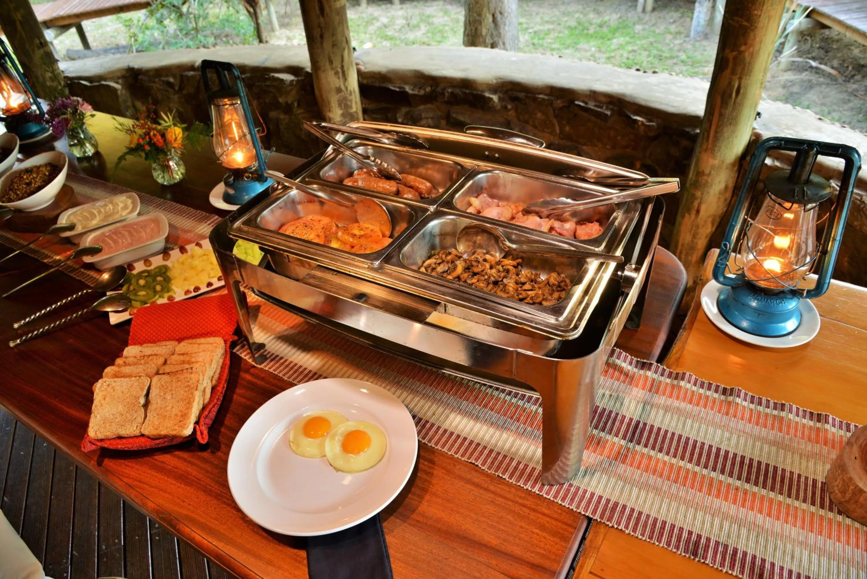 Breakfast in Sibuya Game Reserve and Lodge