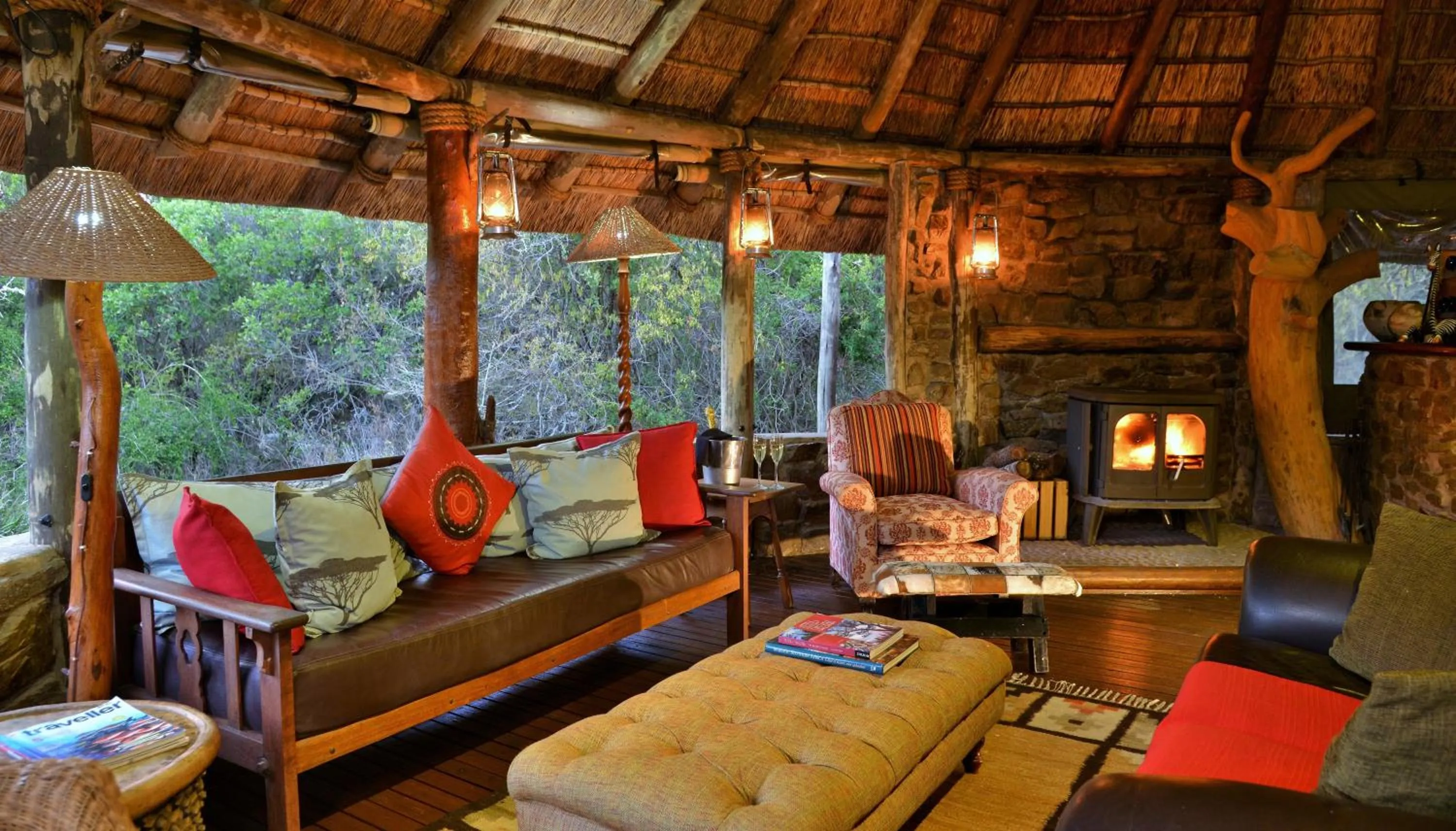 Lounge or bar in Sibuya Game Reserve and Lodge