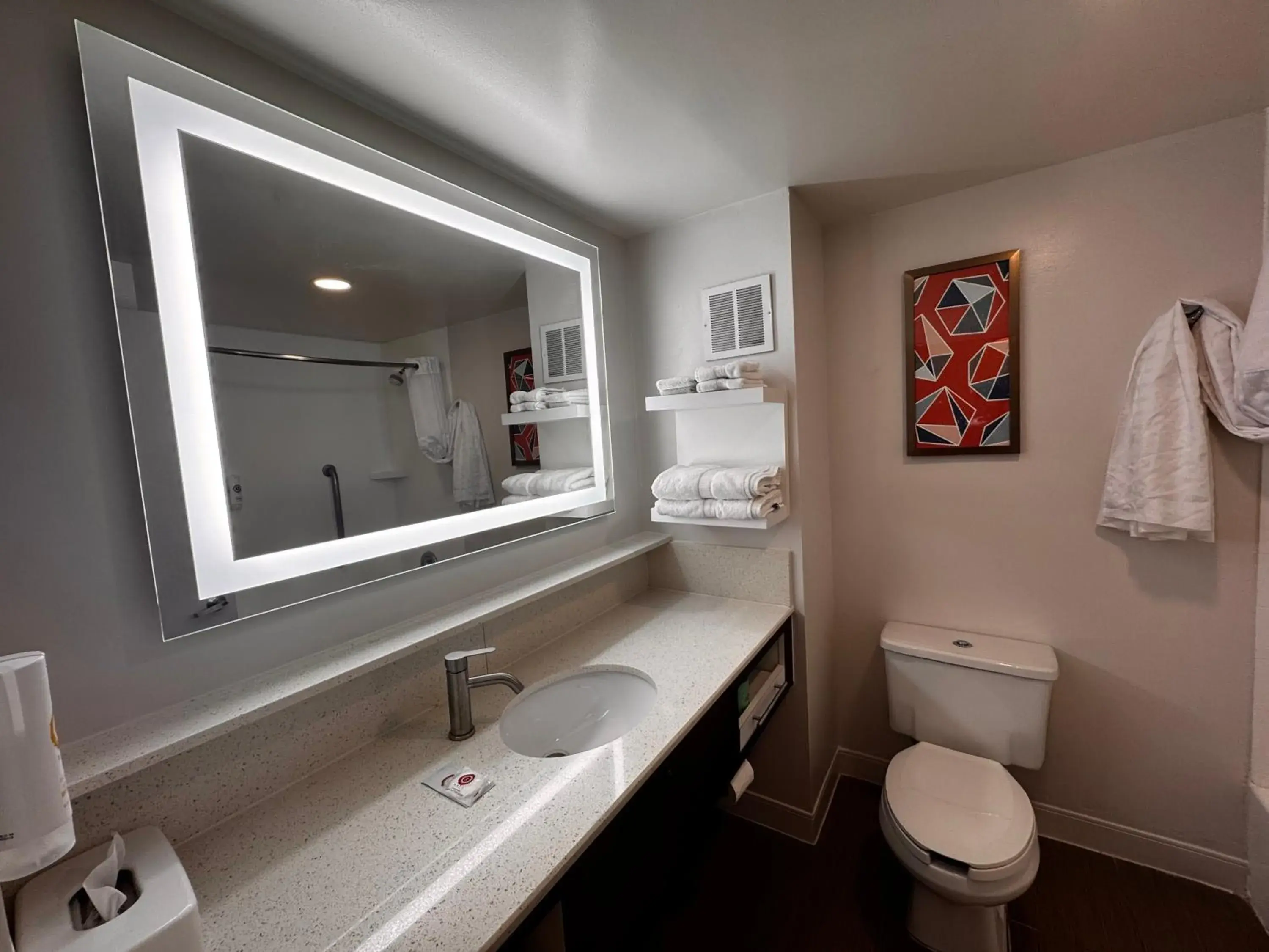 Standard Queen Room with Two Queen Beds - Non Smoking in Comfort Inn Darien - North Brunswick Standard Queen Room with Two Queen Beds - Non Smoking in Comfort Inn Darien - North Brunswick