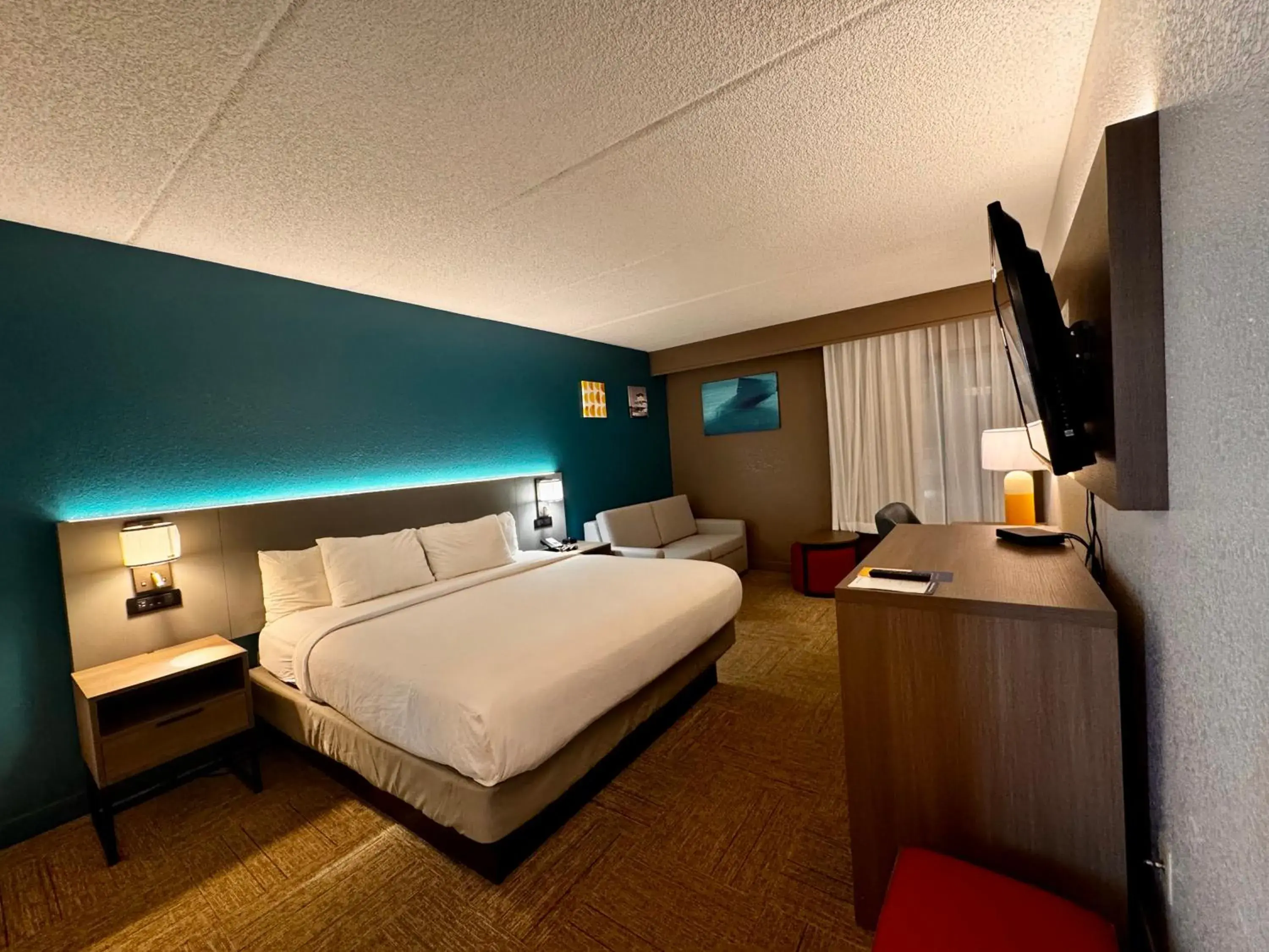 Standard King Room with Sofa Bed - Non Smoking in Comfort Inn Darien - North Brunswick Standard King Room with Sofa Bed - Non Smoking in Comfort Inn Darien - North Brunswick