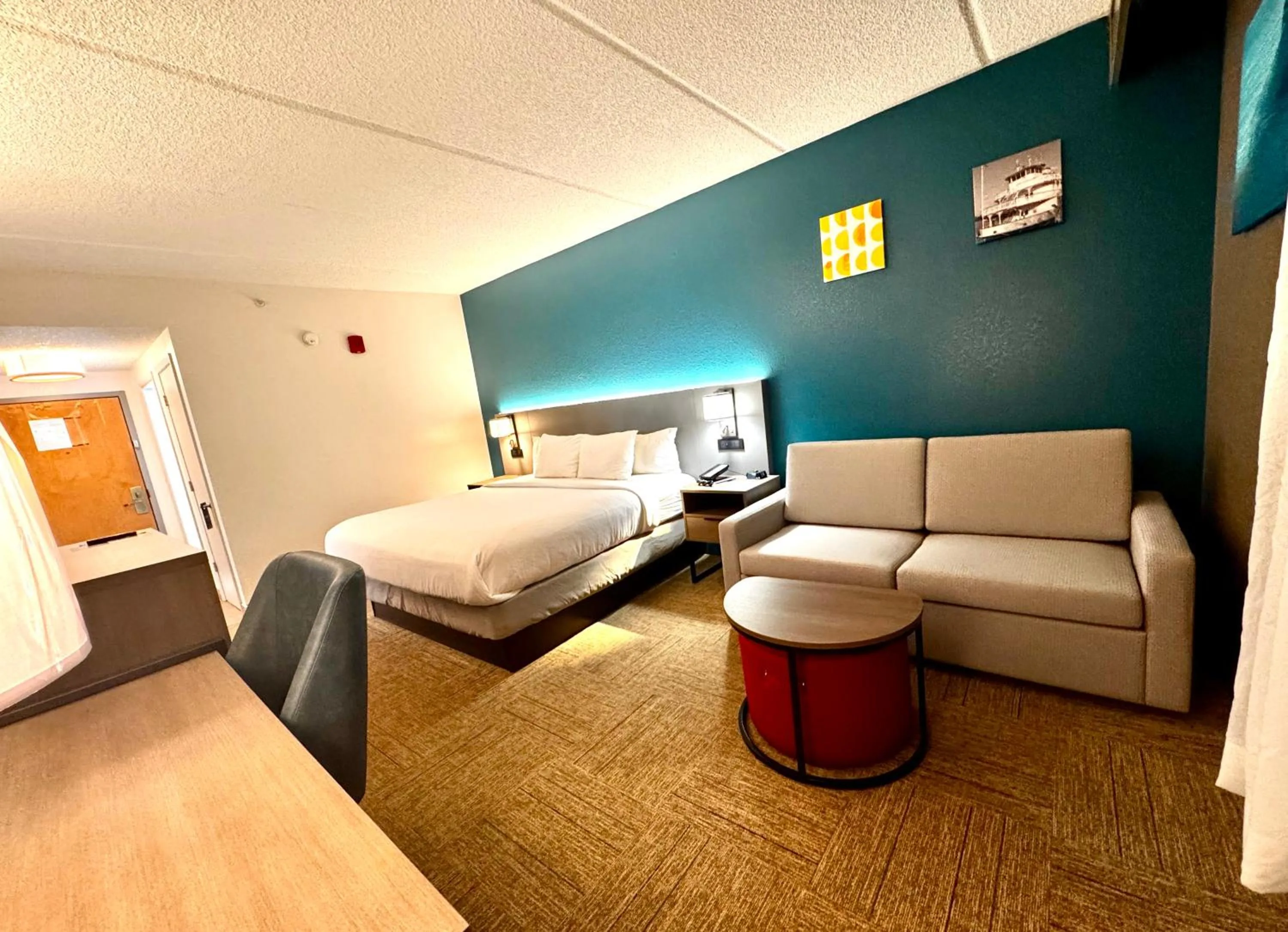 Bed in Comfort Inn Darien - North Brunswick