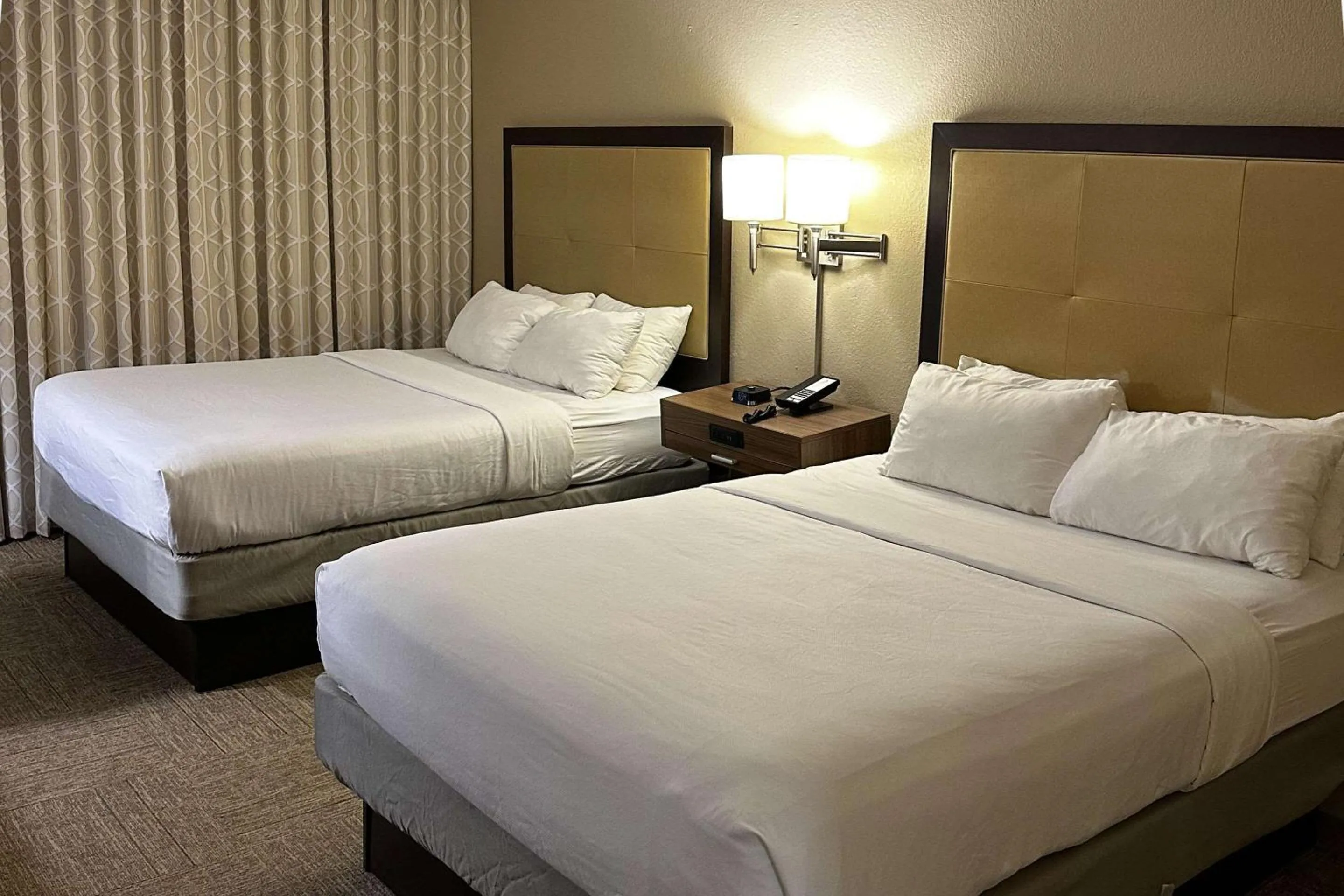 Bedroom, Bed in Comfort Inn Darien - North Brunswick