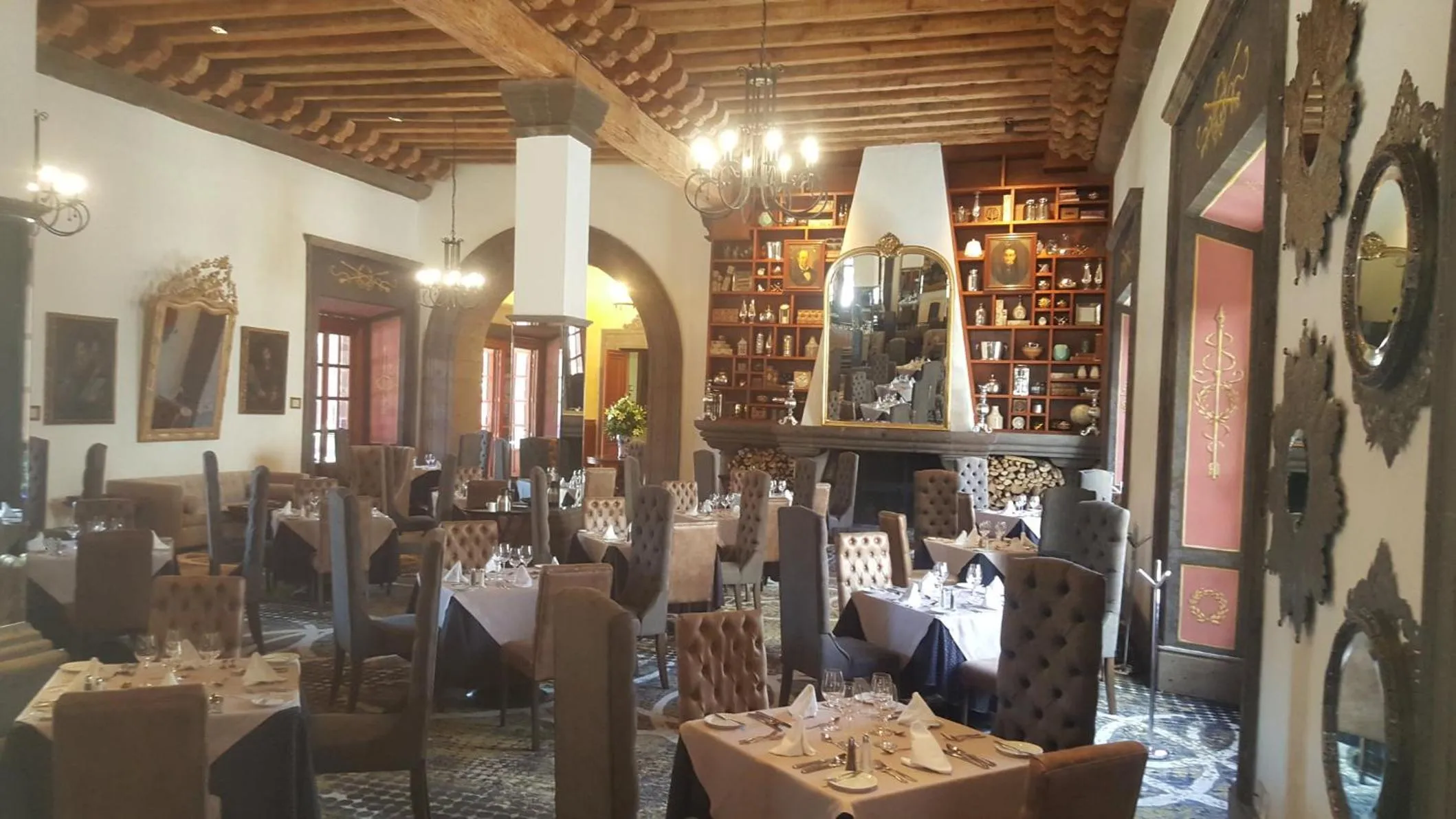 Restaurant/places to eat in Fiesta Americana Hacienda Galindo Resort & Spa