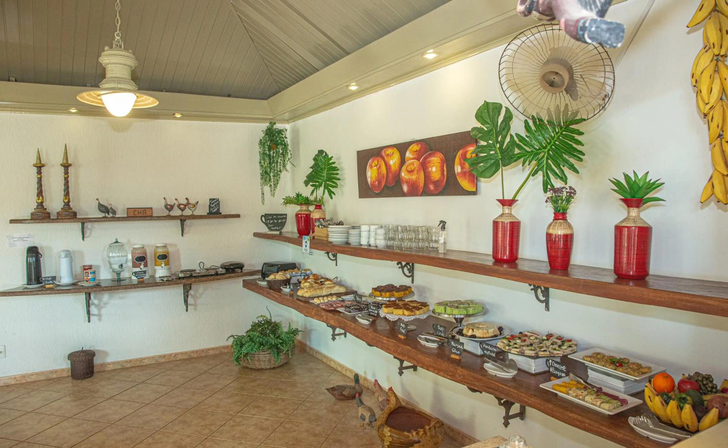 Buffet breakfast in Pousada Novo Prado