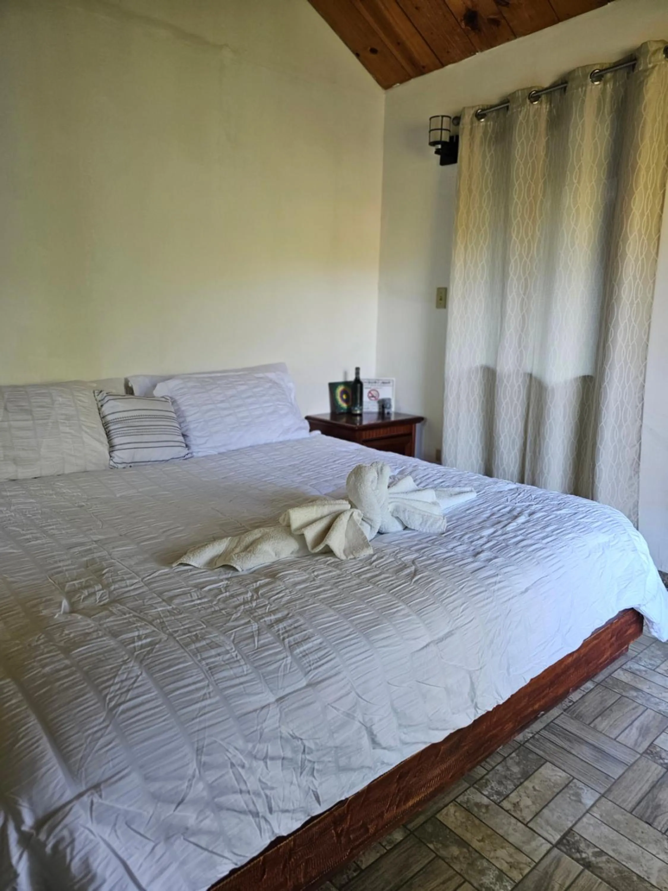 Photo of the whole room, Bed in Eco Horqueta