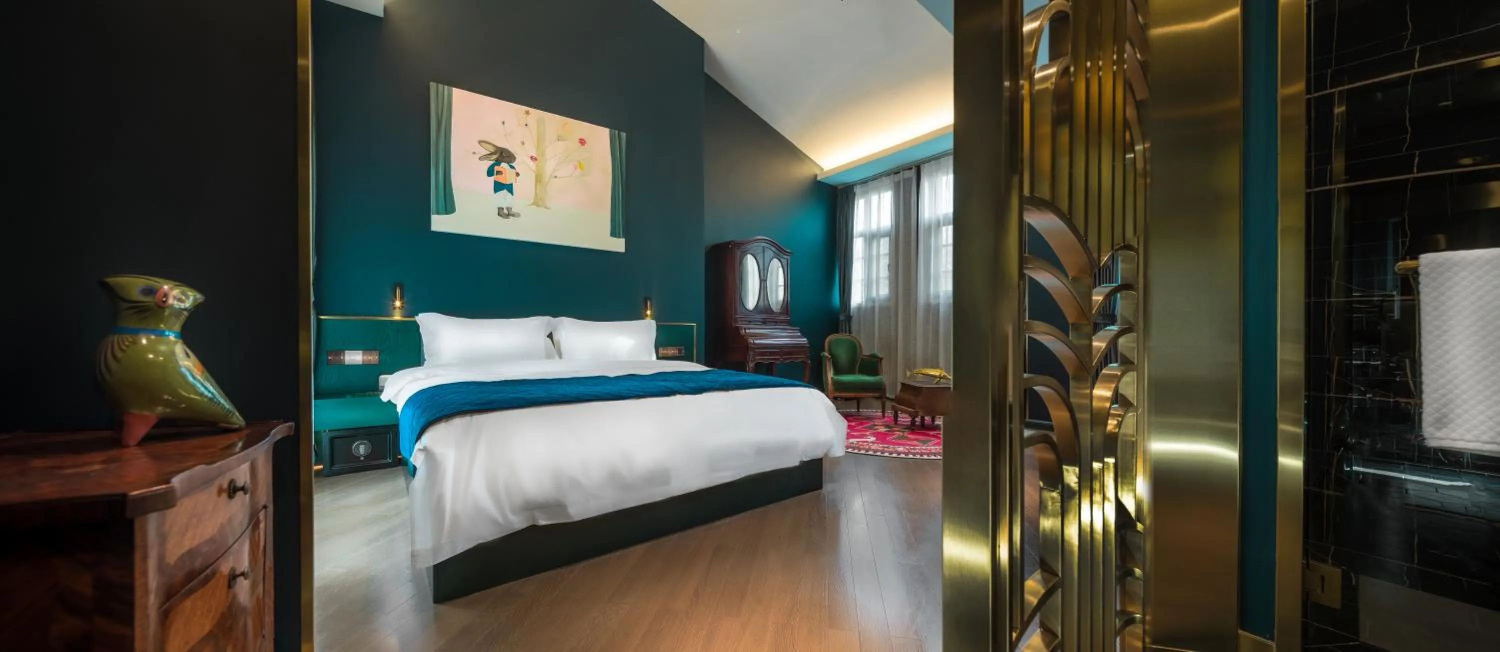 Bed in Moon and Chalice Boutique Hotel