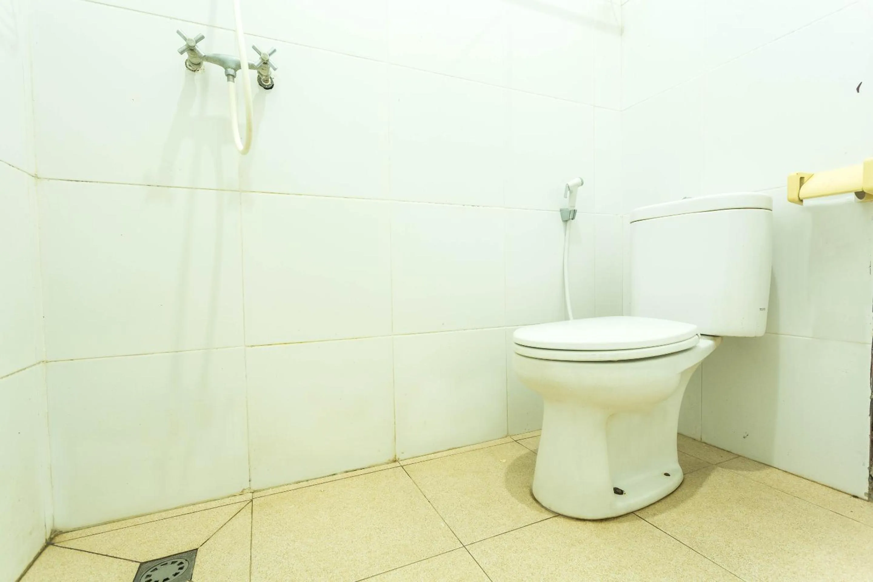 Bathroom in Hotel Bumi Aditya