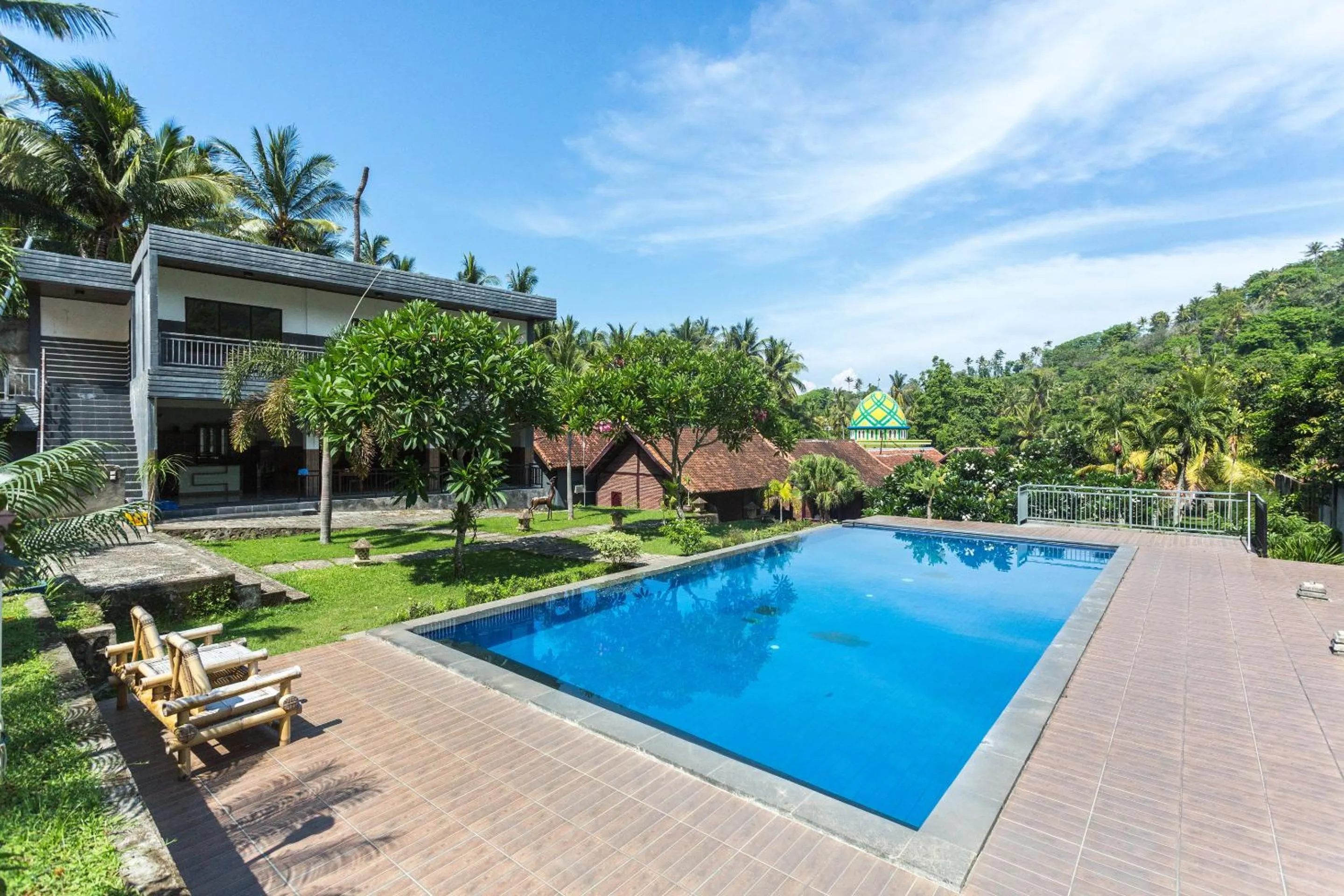 Swimming pool in Hotel Bumi Aditya