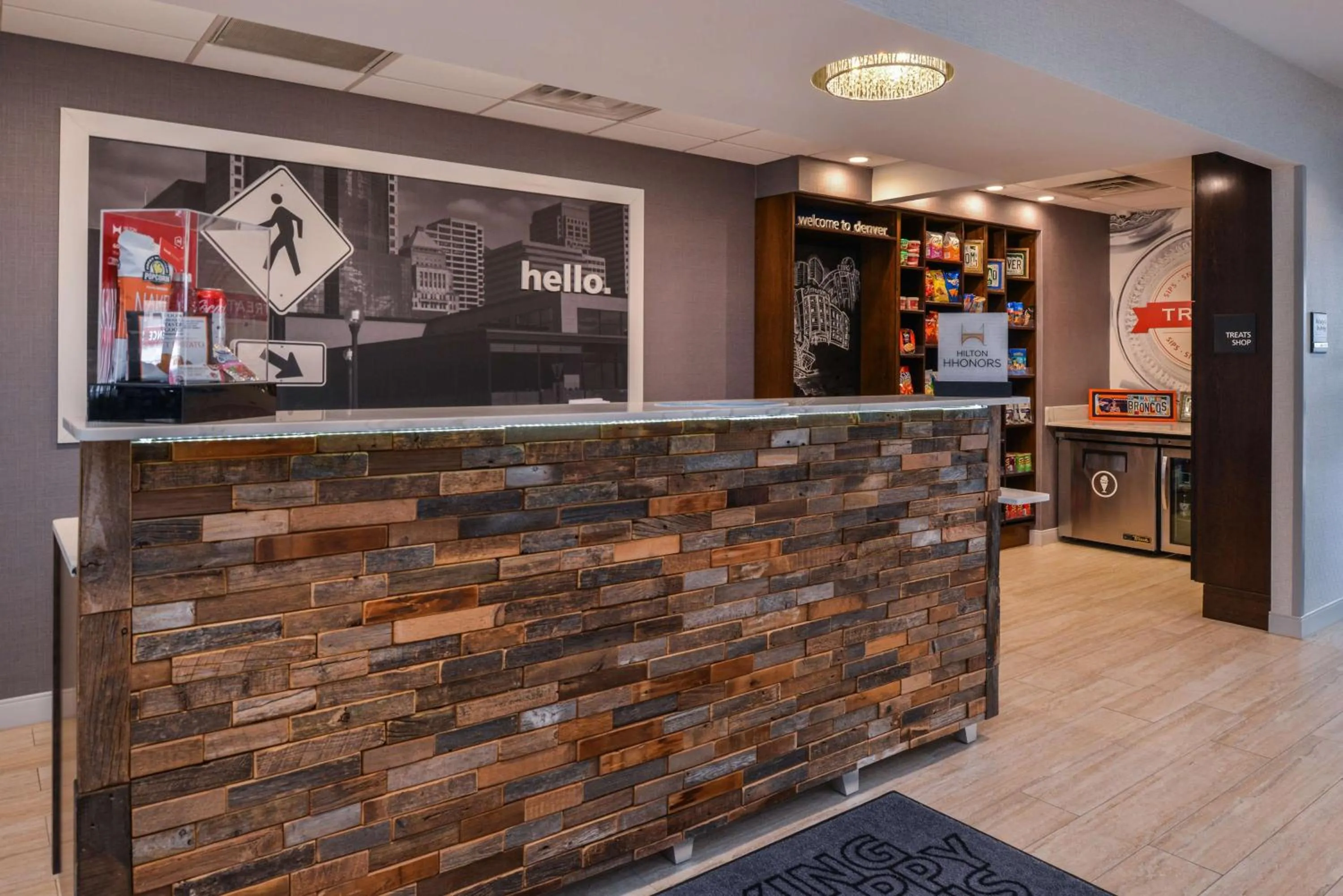 Lobby or reception in Hampton Inn & Suites Denver-Speer Boulevard
