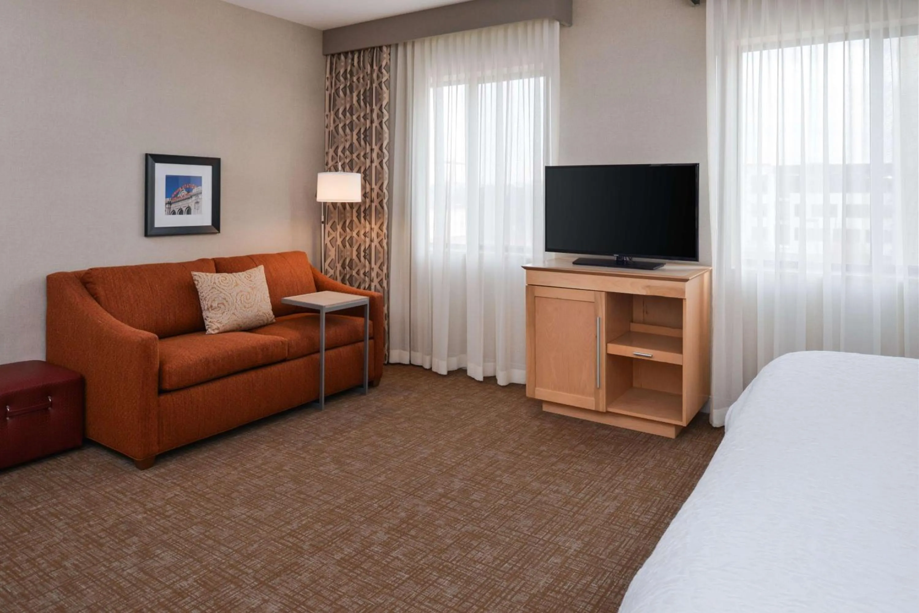 Bed in Hampton Inn & Suites Denver-Speer Boulevard