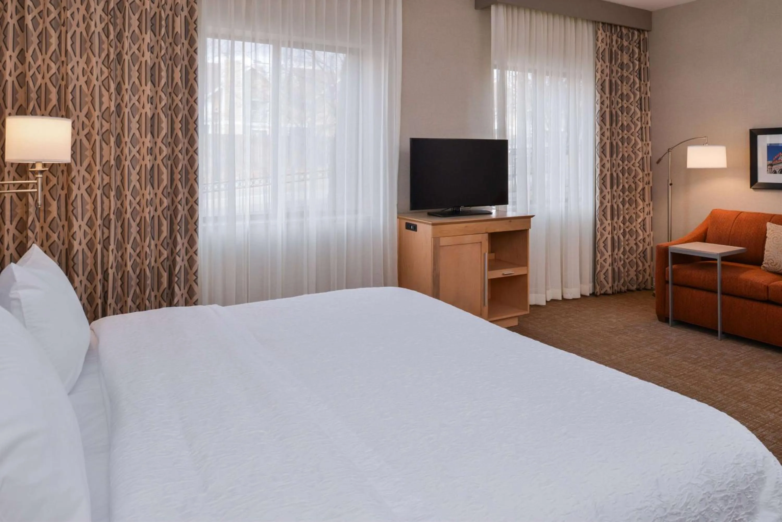 Bed in Hampton Inn & Suites Denver-Speer Boulevard