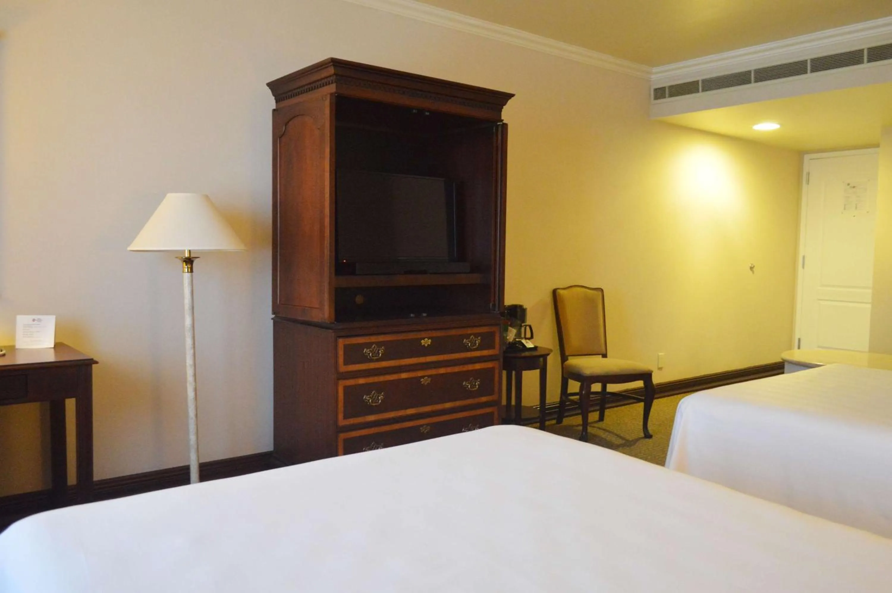 Photo of the whole room, Bed in Best Western PLUS Nuevo Laredo Inn & Suites