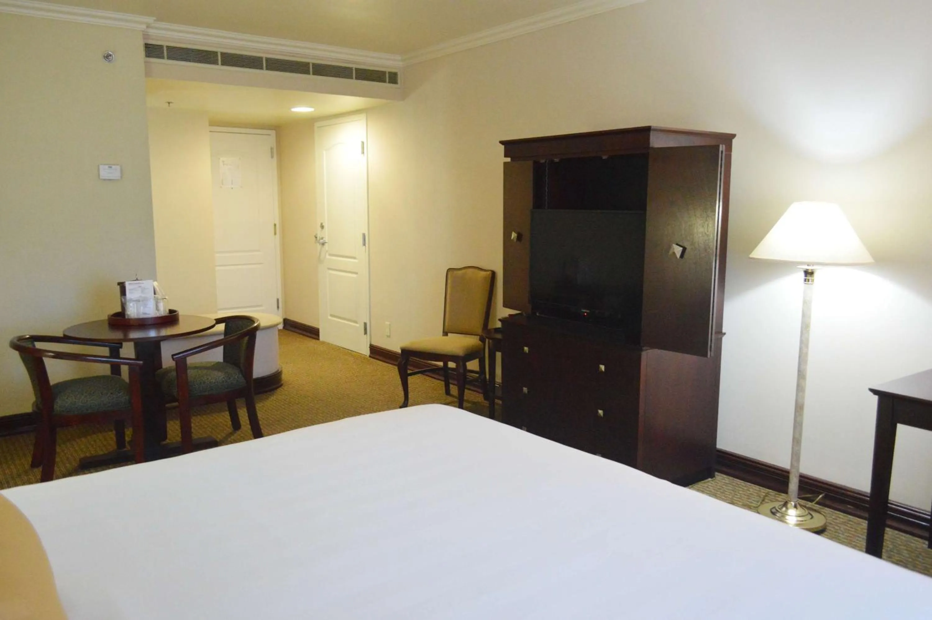 Photo of the whole room, Bed in Best Western PLUS Nuevo Laredo Inn & Suites