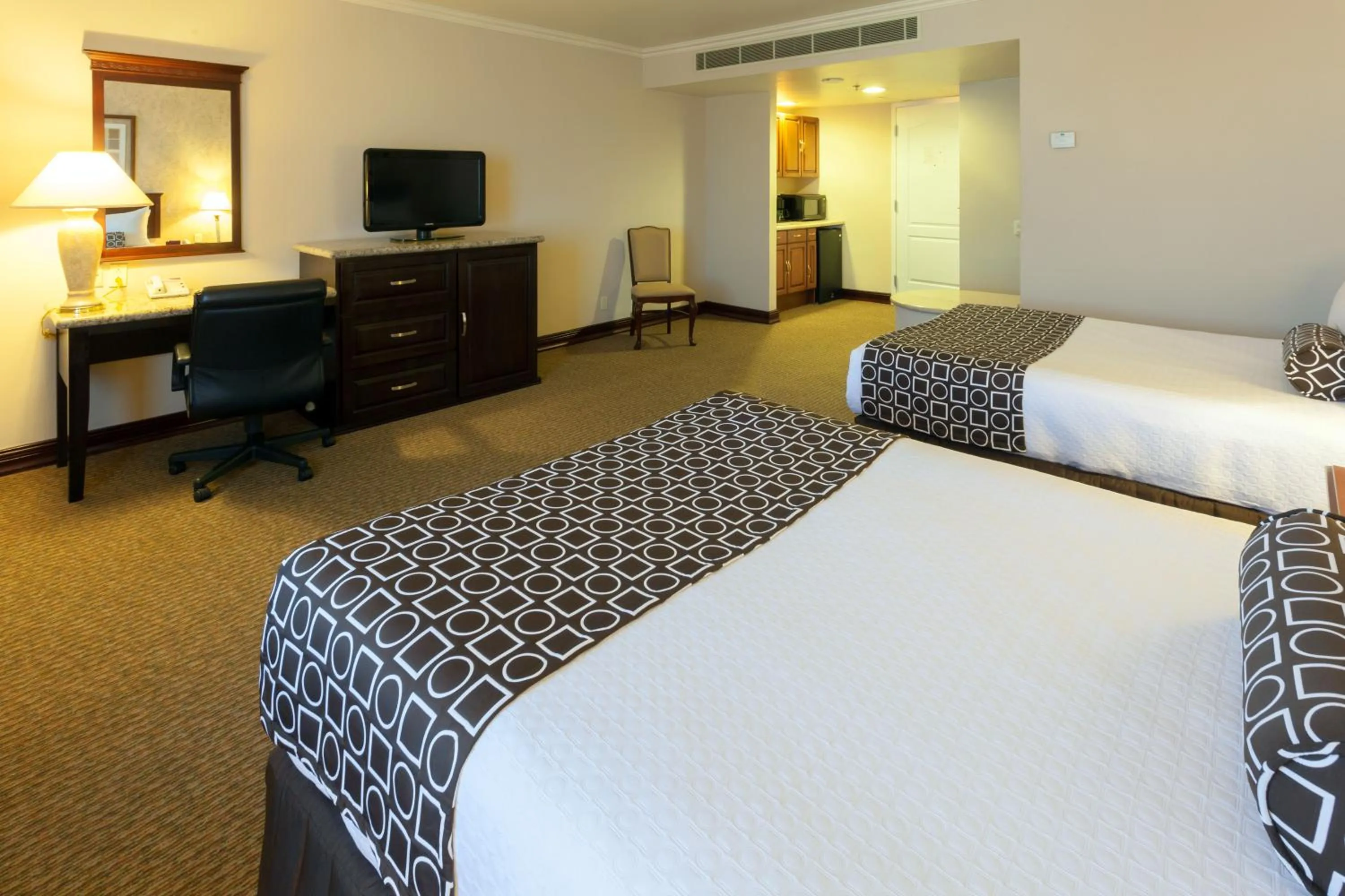 Bed in Best Western PLUS Nuevo Laredo Inn & Suites