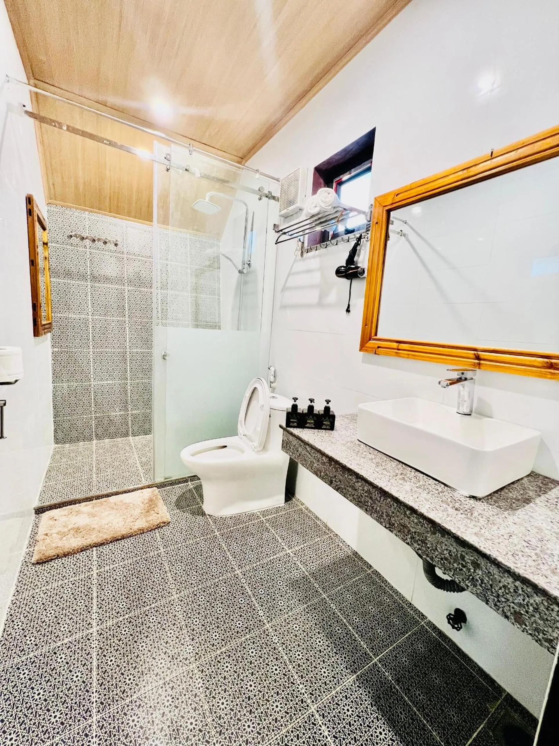 Shower in Tropical Valley Homestay - Villas