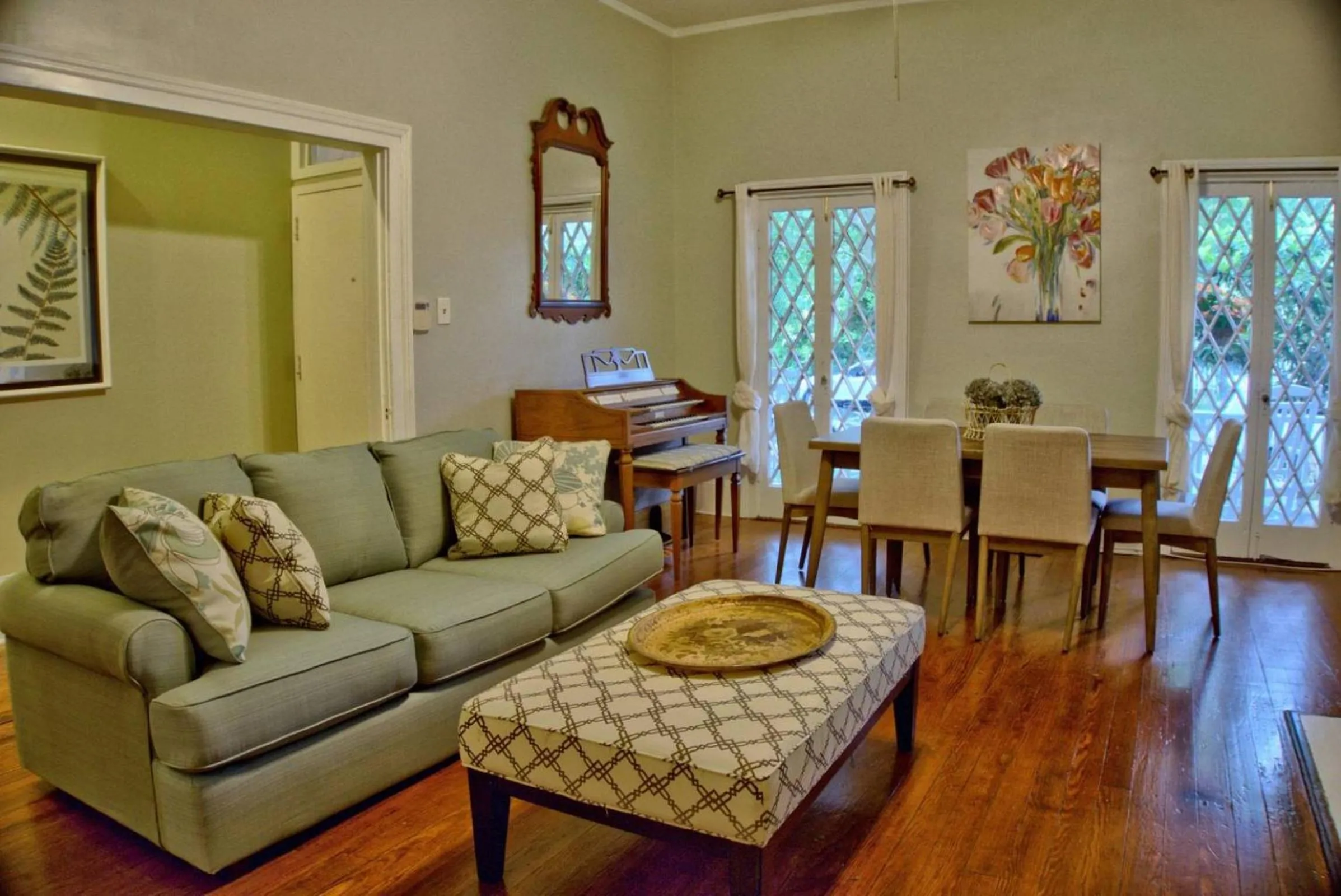 Living room in Beautiful 6 Bed, 5 Bath Historic Savannah Home